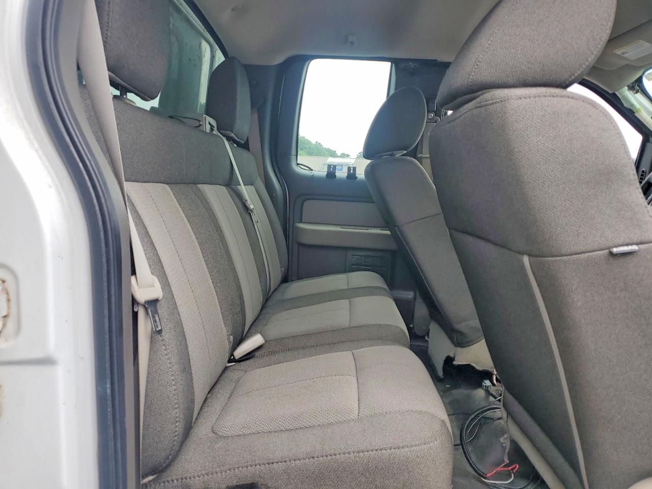2010 Ford F150 Super Cab Белый vin: 1FTFX1EV2AFB90558