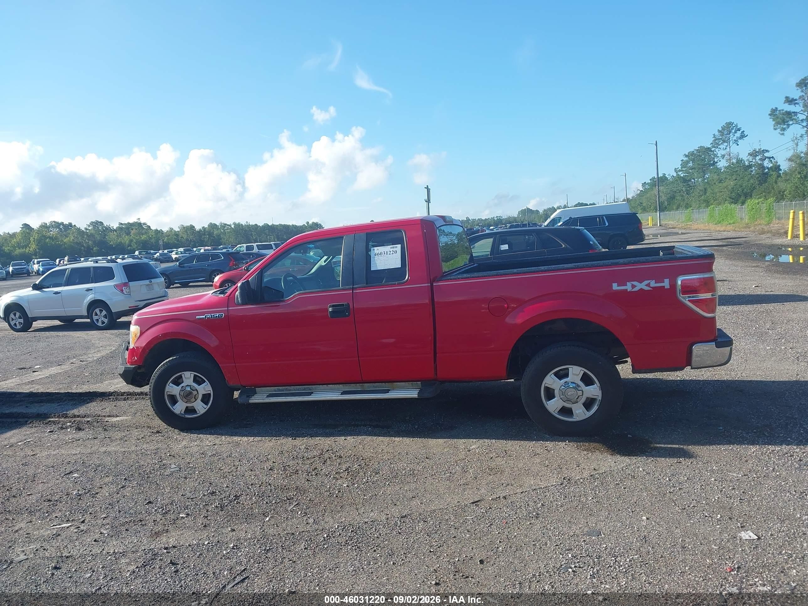 2010 Ford F-150   Красный vin: 1FTFX1EV5AFD75560