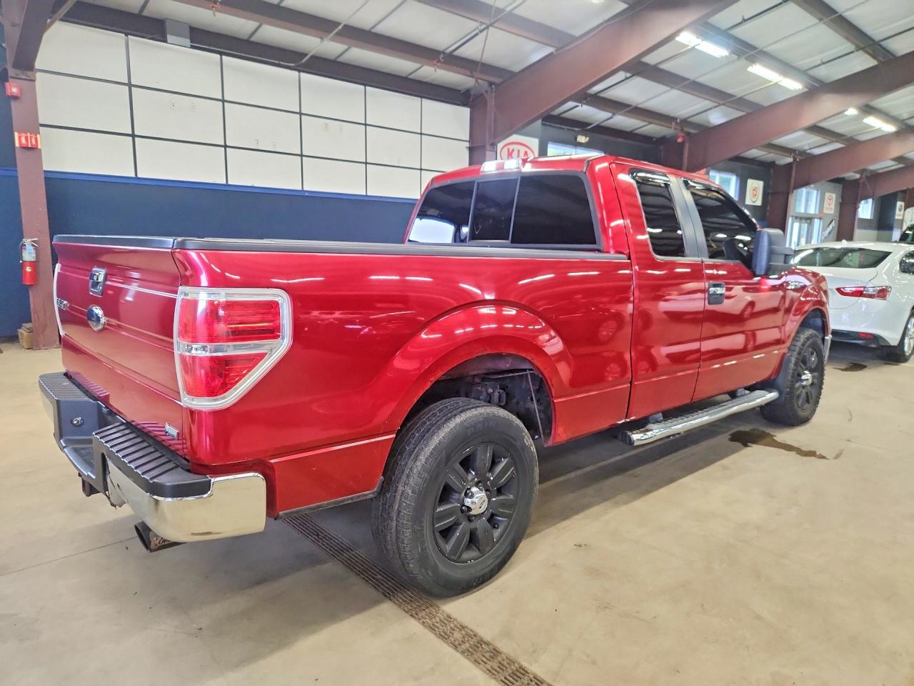 2010 Ford F150 Super Cab Red vin: 1FTFX1EV6AFC93370