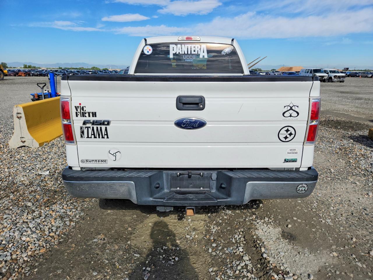 2010 Ford F150 Super Cab White vin: 1FTFX1EV7AKE29285