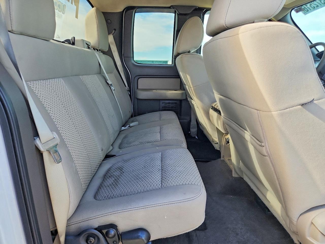 2010 Ford F150 Super Cab White vin: 1FTFX1EV7AKE29285