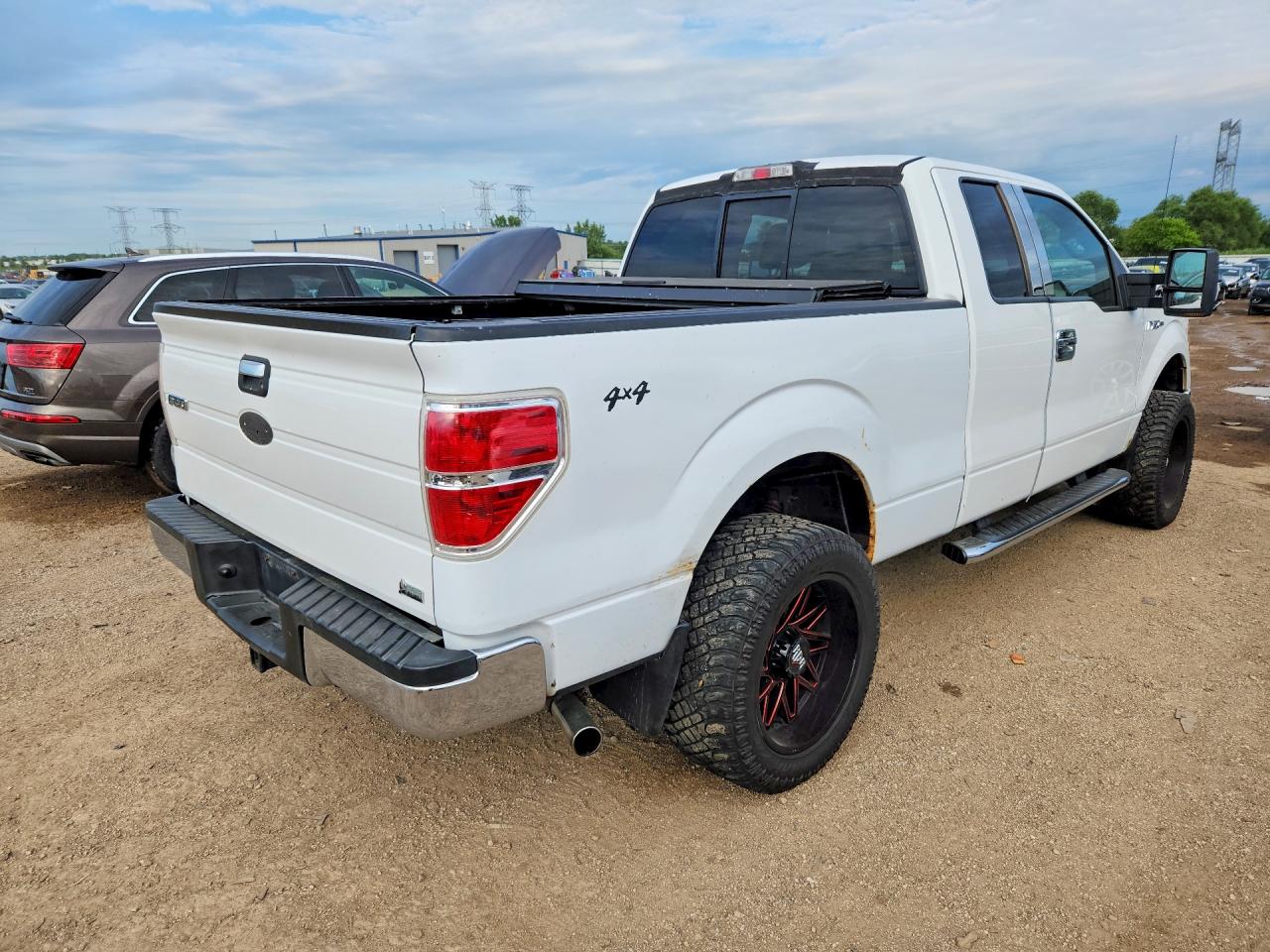 2010 Ford F150 Super Cab White vin: 1FTFX1EVXAFC31924