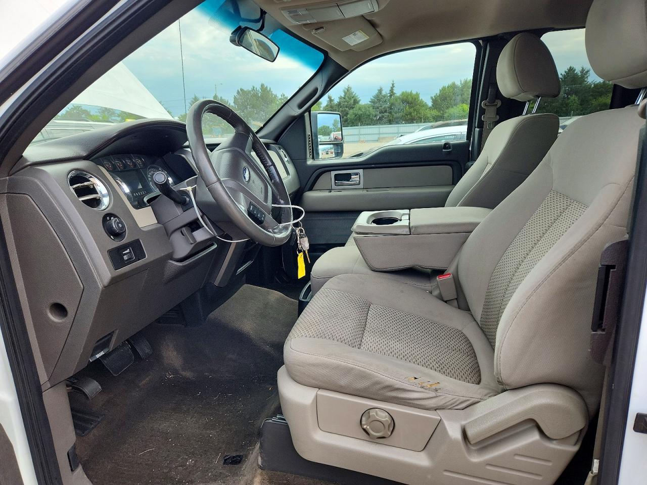 2010 Ford F150 Super Cab White vin: 1FTFX1EVXAFC31924