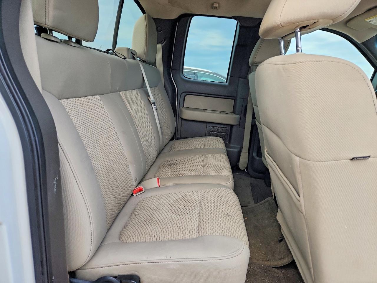 2010 Ford F150 Super Cab White vin: 1FTFX1EVXAFC31924