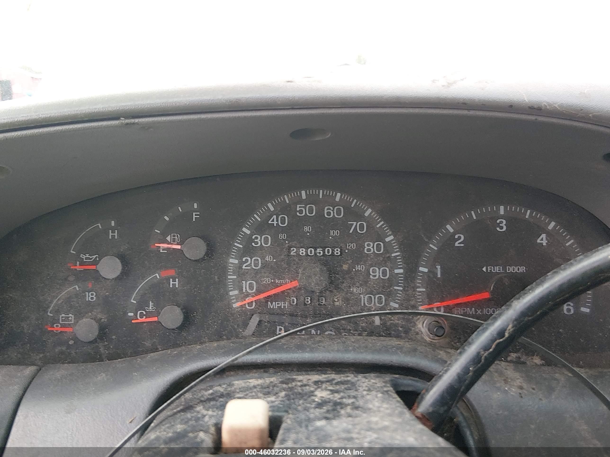 1997 Ford F250   Белый vin: 1FTFX28L0VKC43612