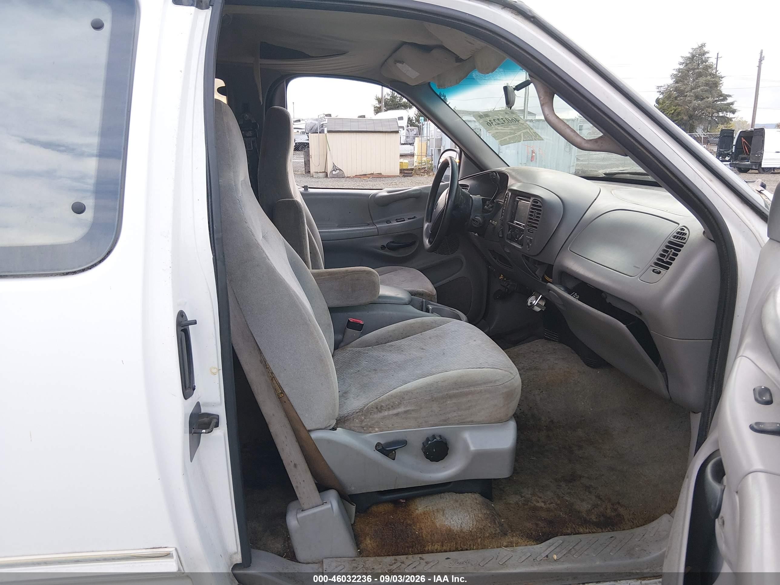 1997 Ford F250   Белый vin: 1FTFX28L0VKC43612