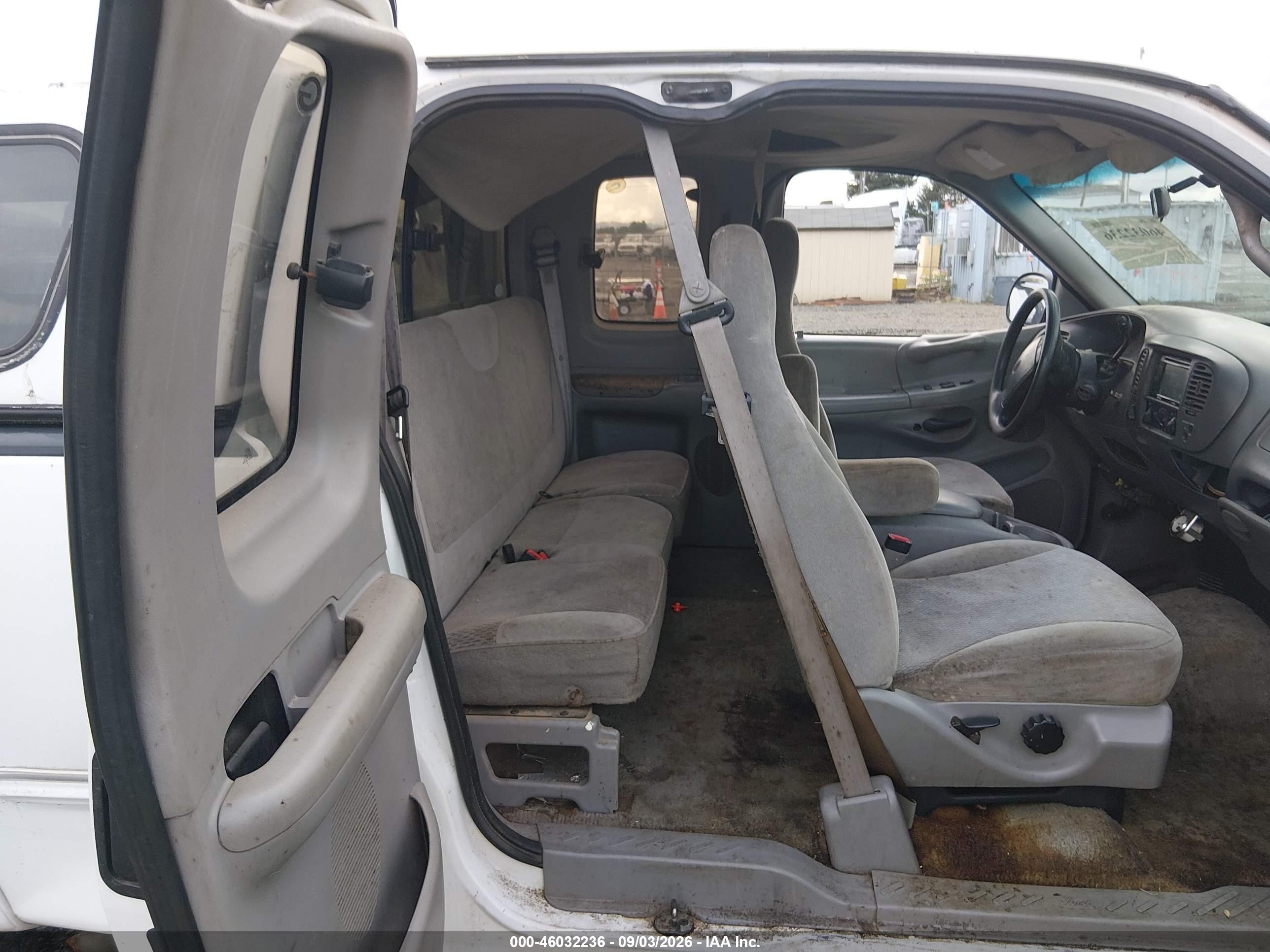 1997 Ford F250   Белый vin: 1FTFX28L0VKC43612