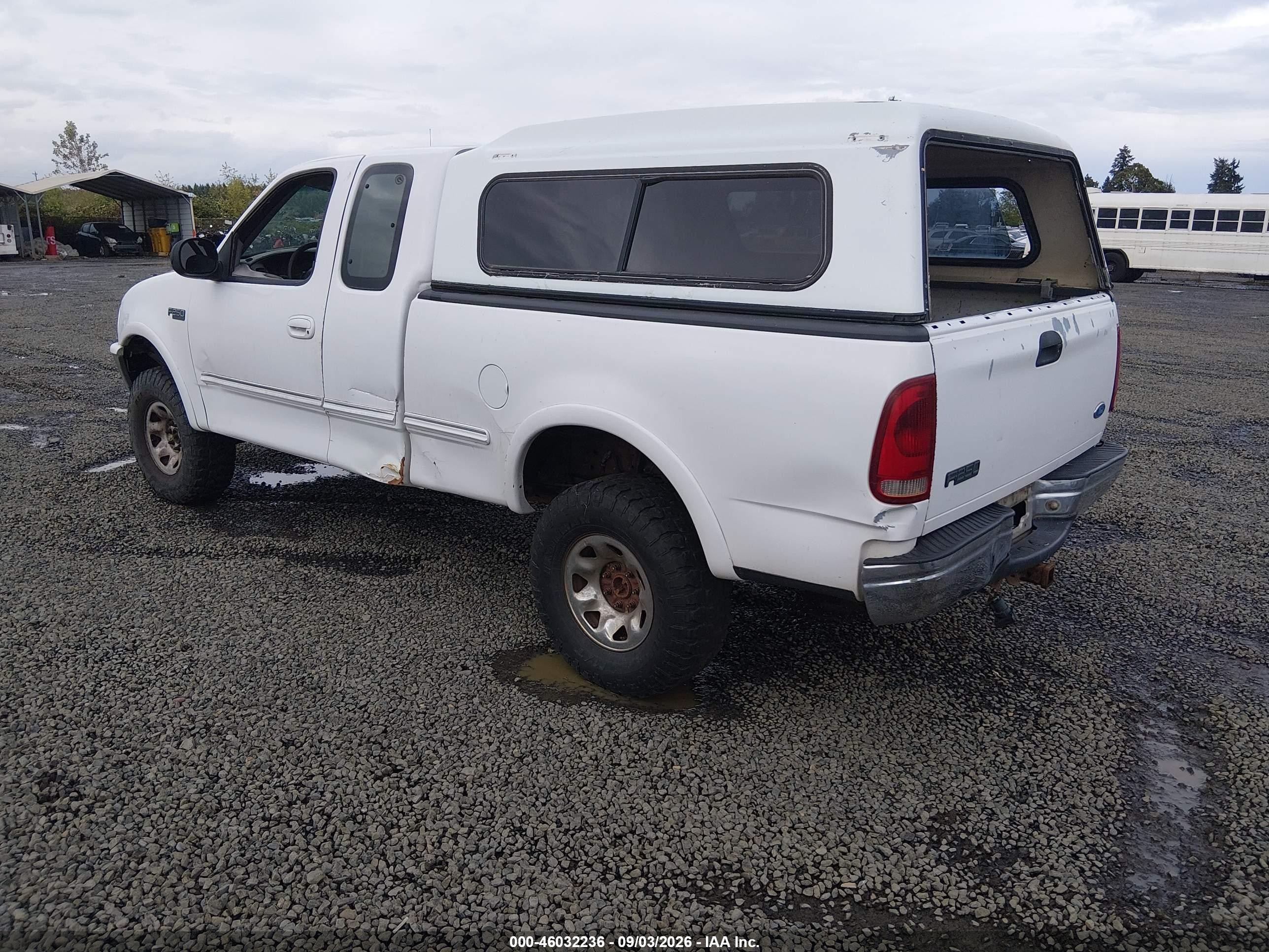 1997 Ford F250   Белый vin: 1FTFX28L0VKC43612