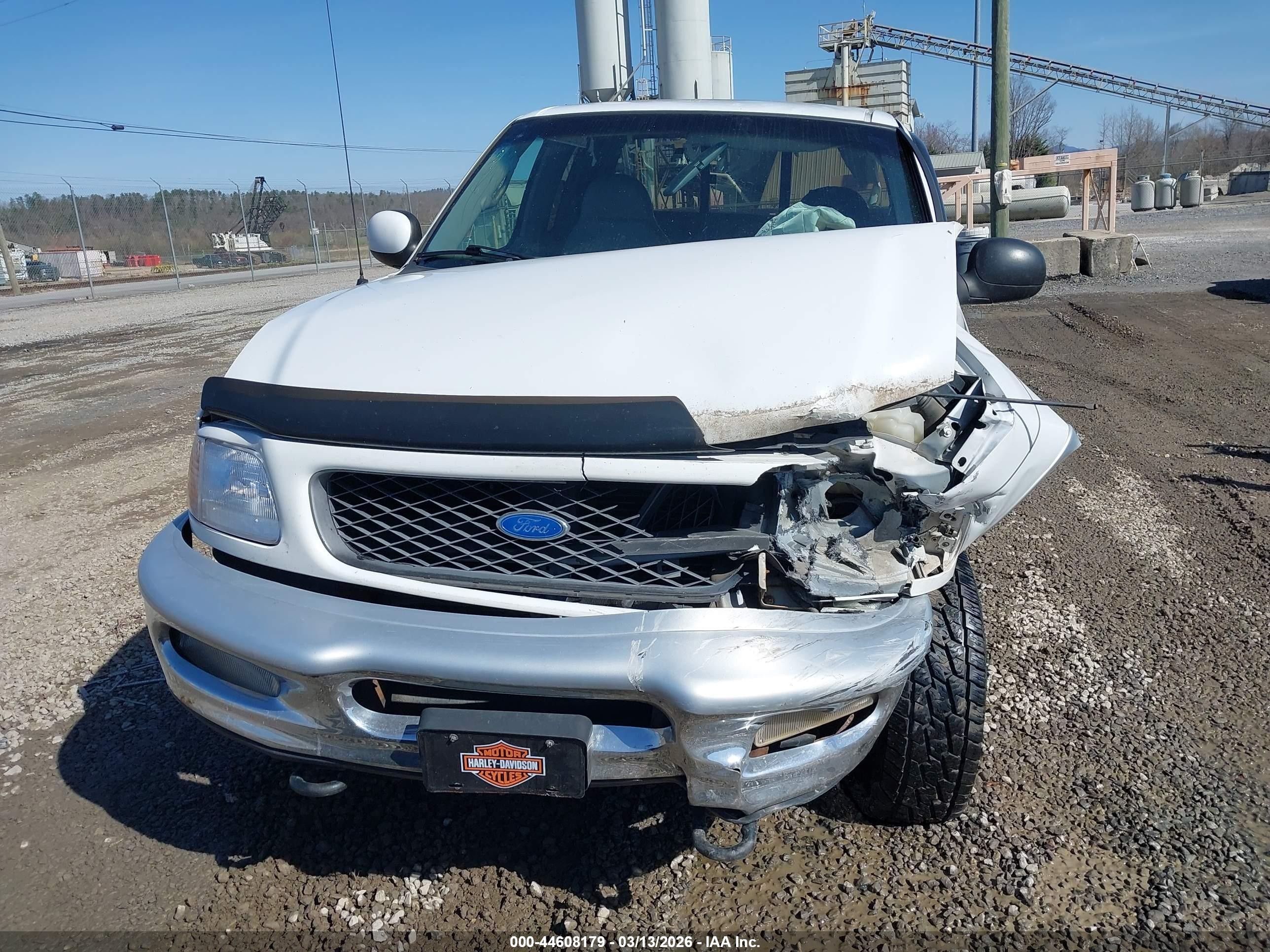 1997 Ford F250   White vin: 1FTFX28L7VNC23761