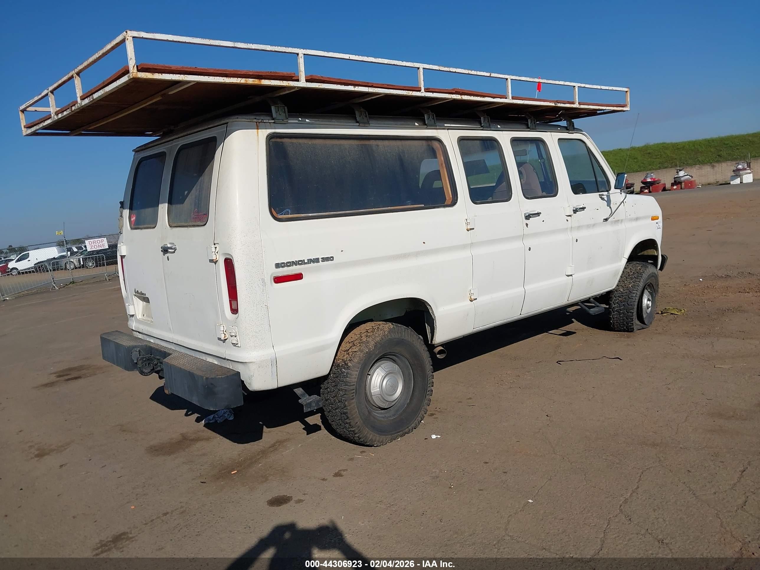 1981 Ford Econoline E250 Van White vin: 1FTGE26GXBHA71131