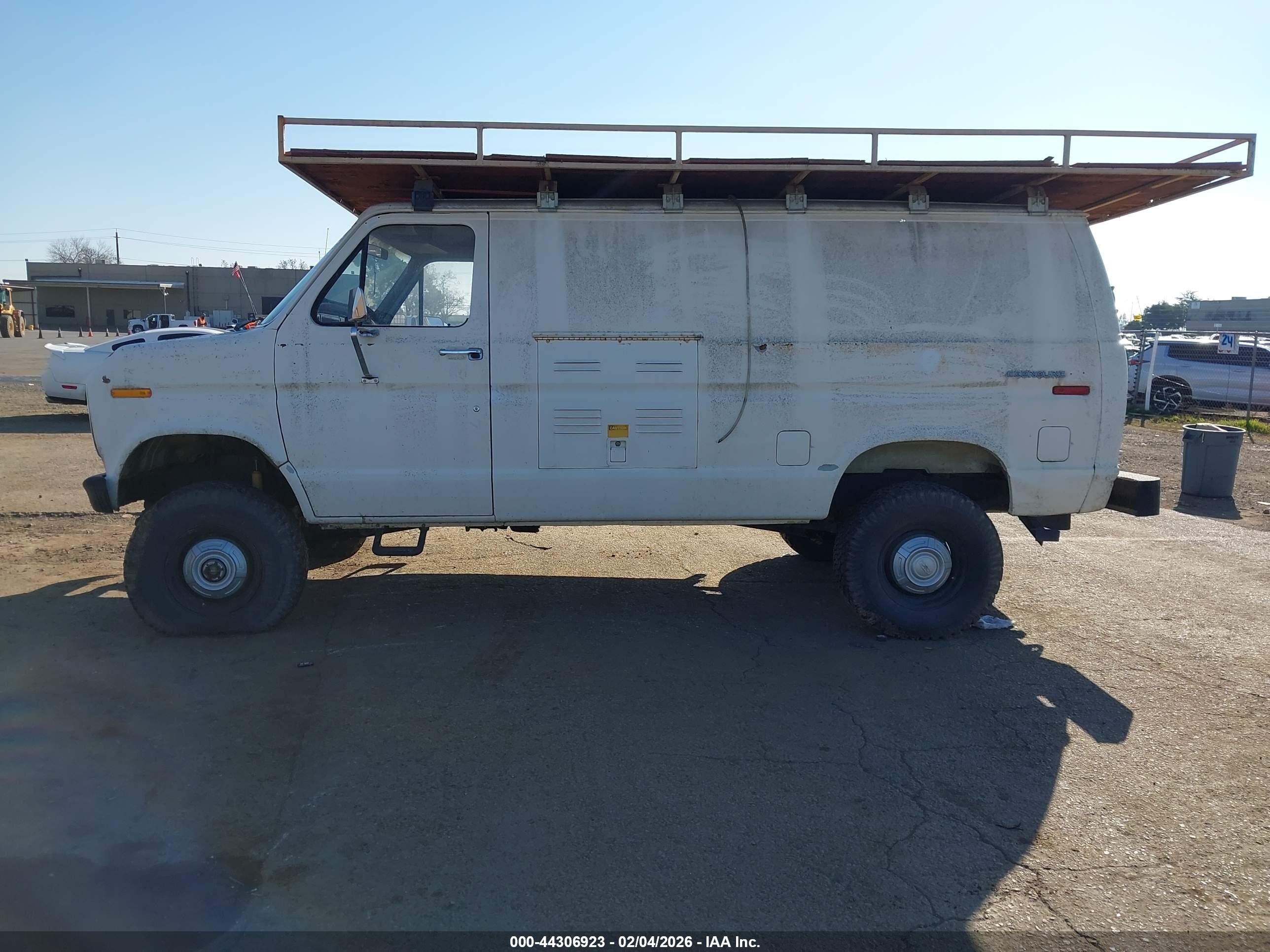 1981 Ford Econoline E250 Van White vin: 1FTGE26GXBHA71131