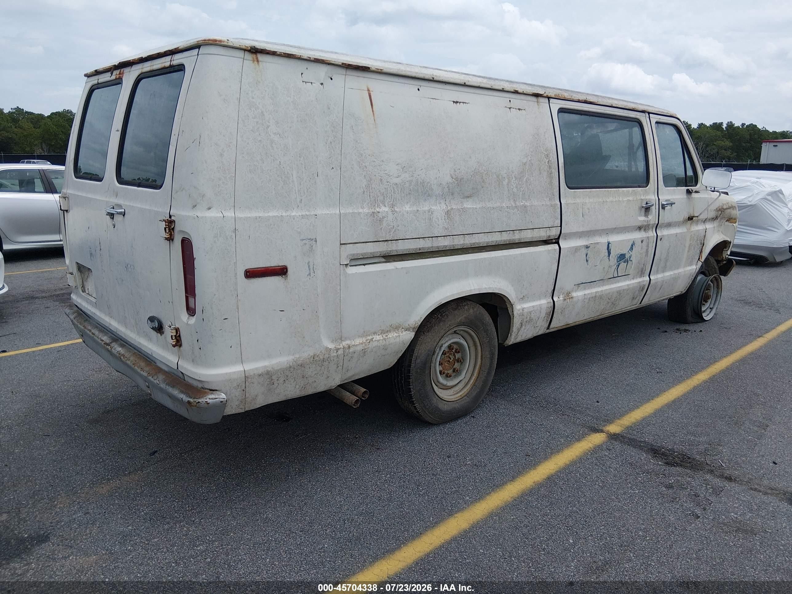 1987 Ford Econoline E250 Super Duty Van White vin: 1FTGS24H9HHC12946