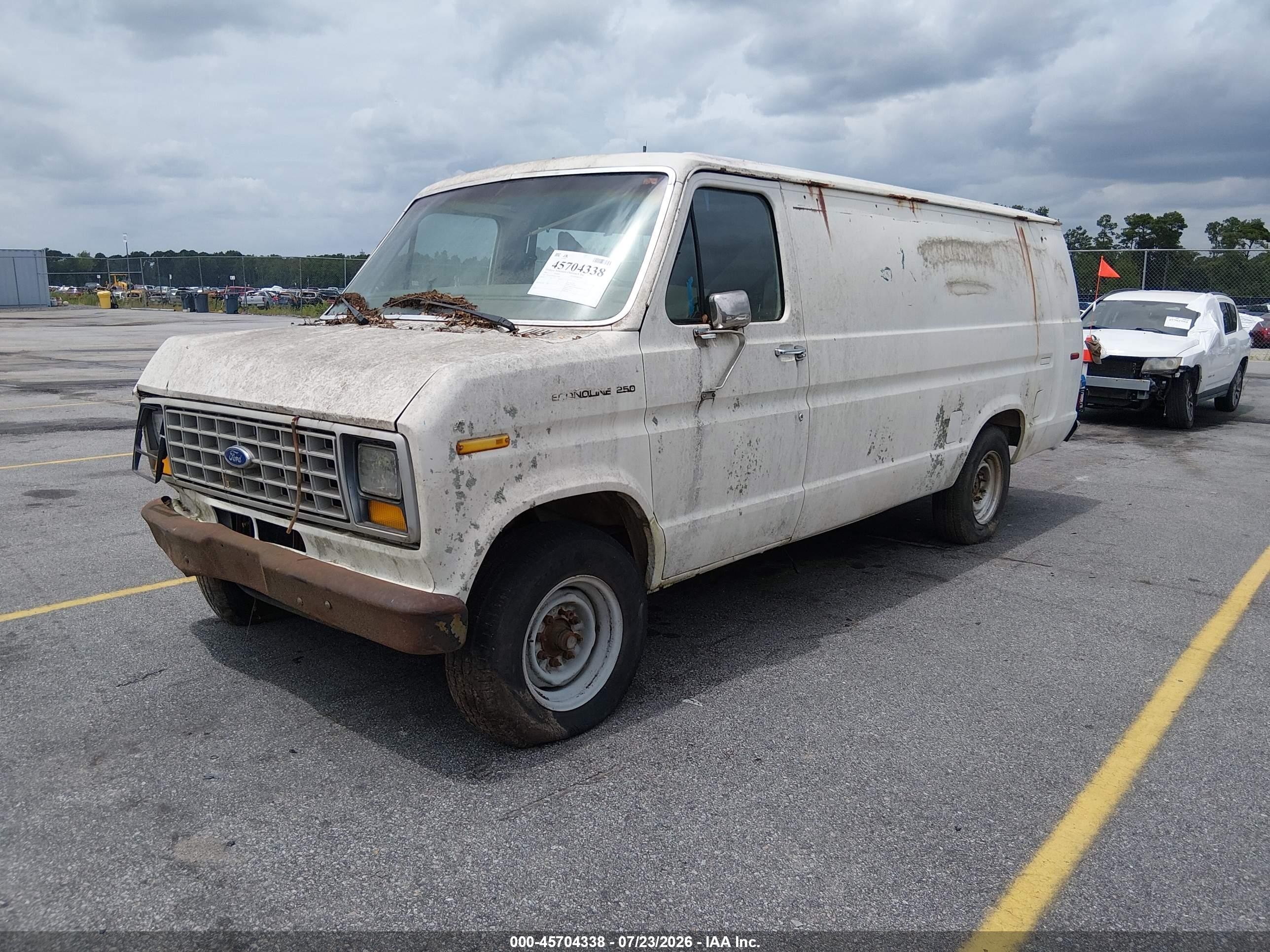 1987 Ford Econoline E250 Super Duty Van White vin: 1FTGS24H9HHC12946