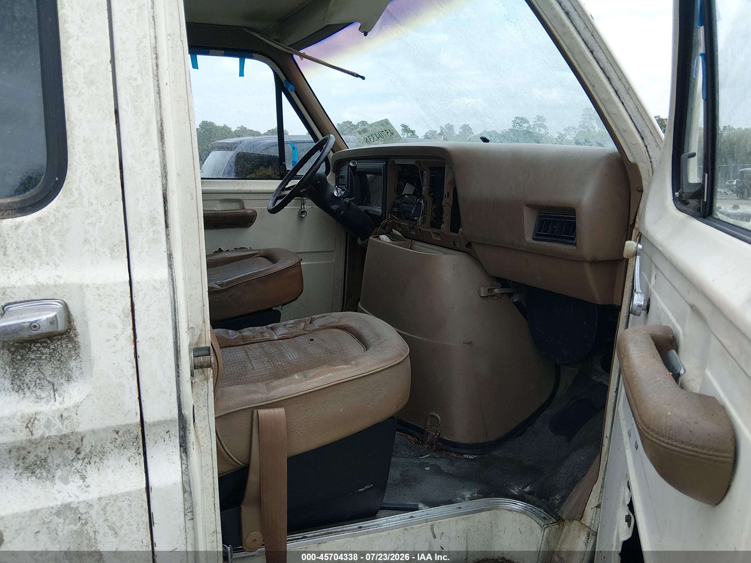 1987 Ford Econoline E250 Super Duty Van White vin: 1FTGS24H9HHC12946