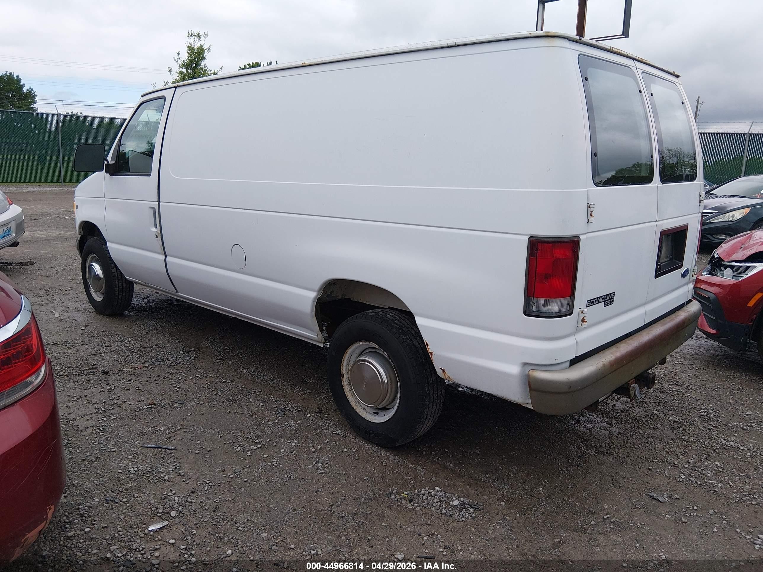 1997 Ford E-250 Standard White vin: 1FTHE24L6VHB86558