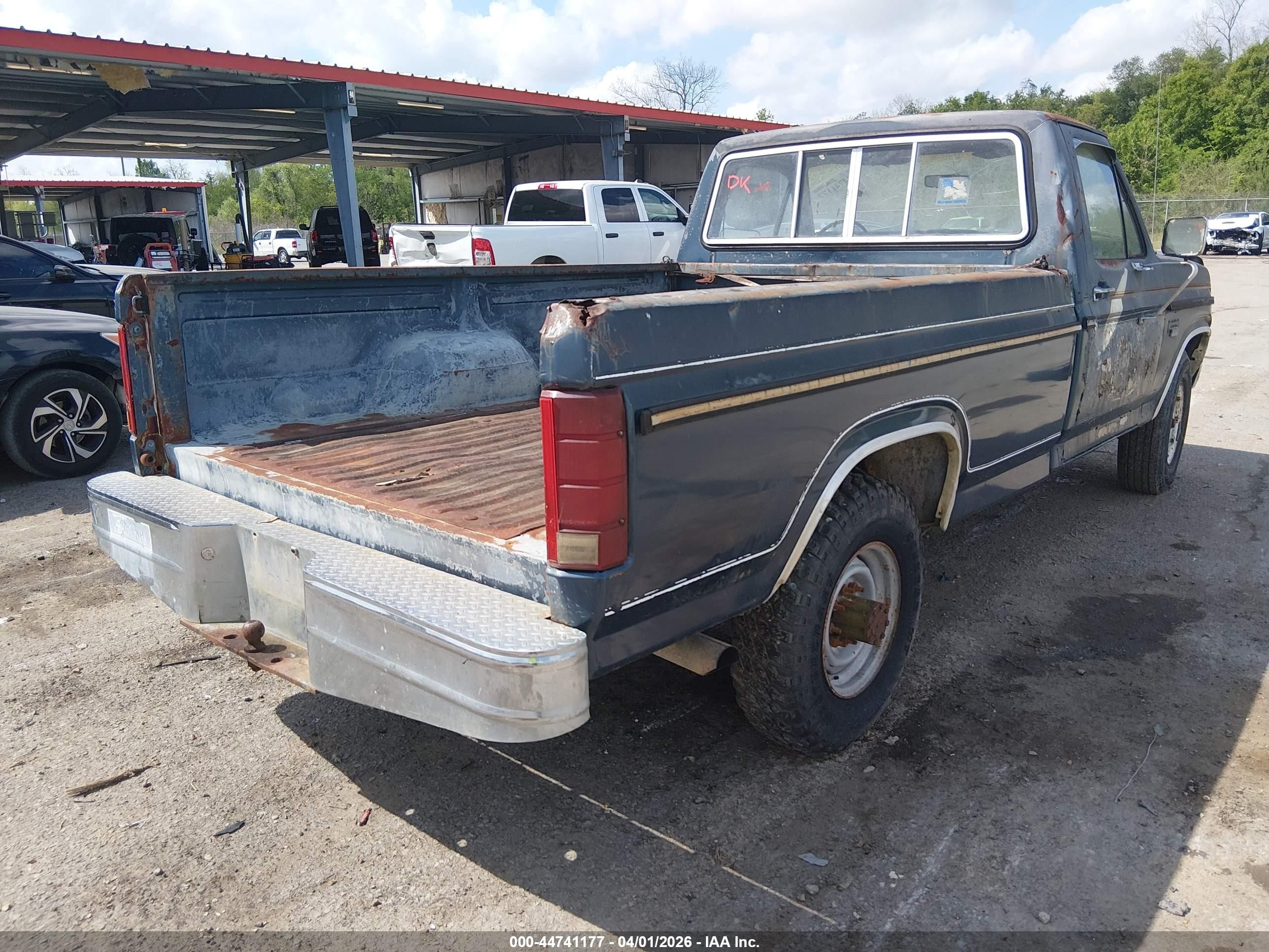 1986 Ford F250   Navy vin: 1FTHF2515GPA01032