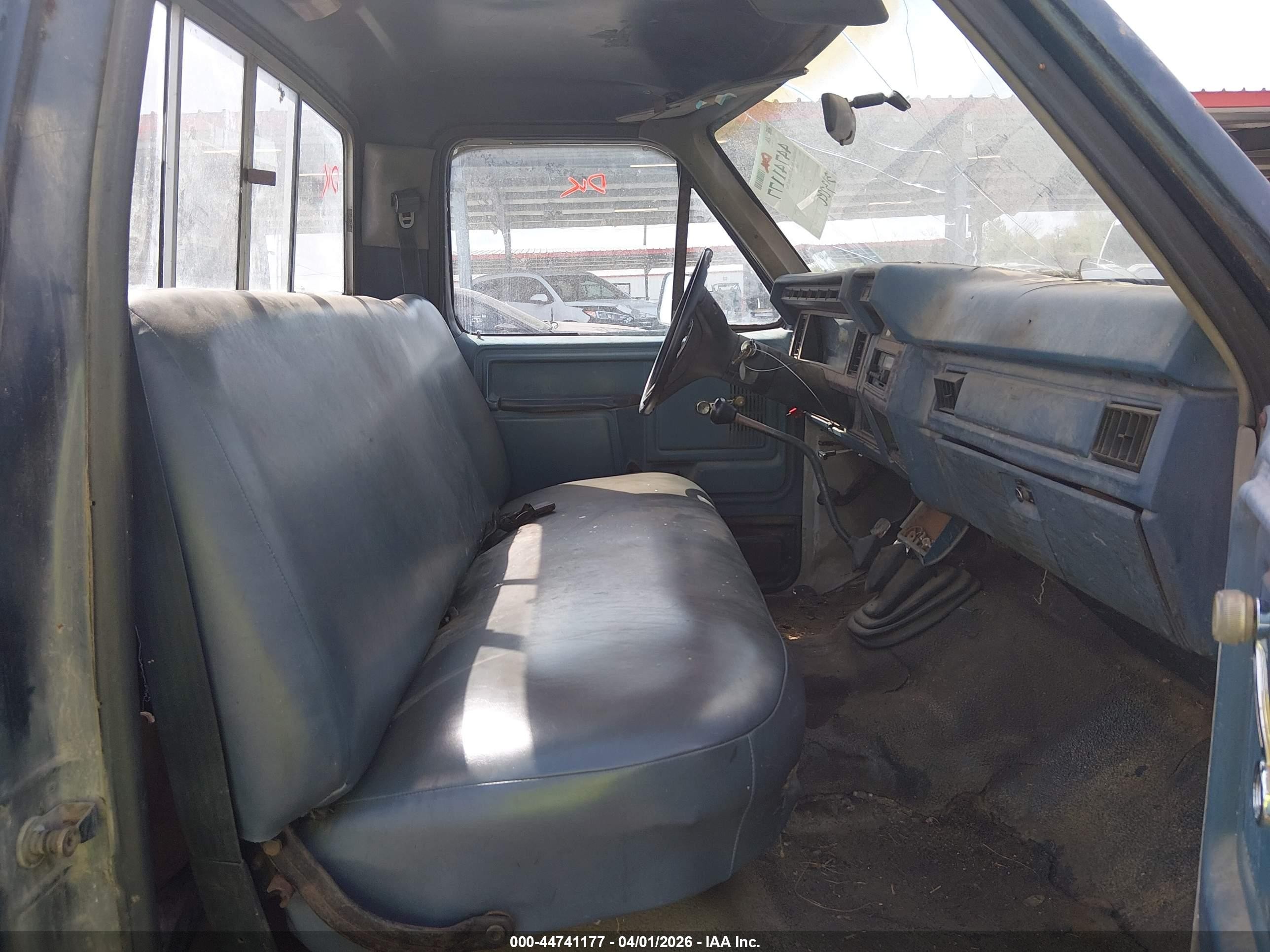 1986 Ford F250   Navy vin: 1FTHF2515GPA01032
