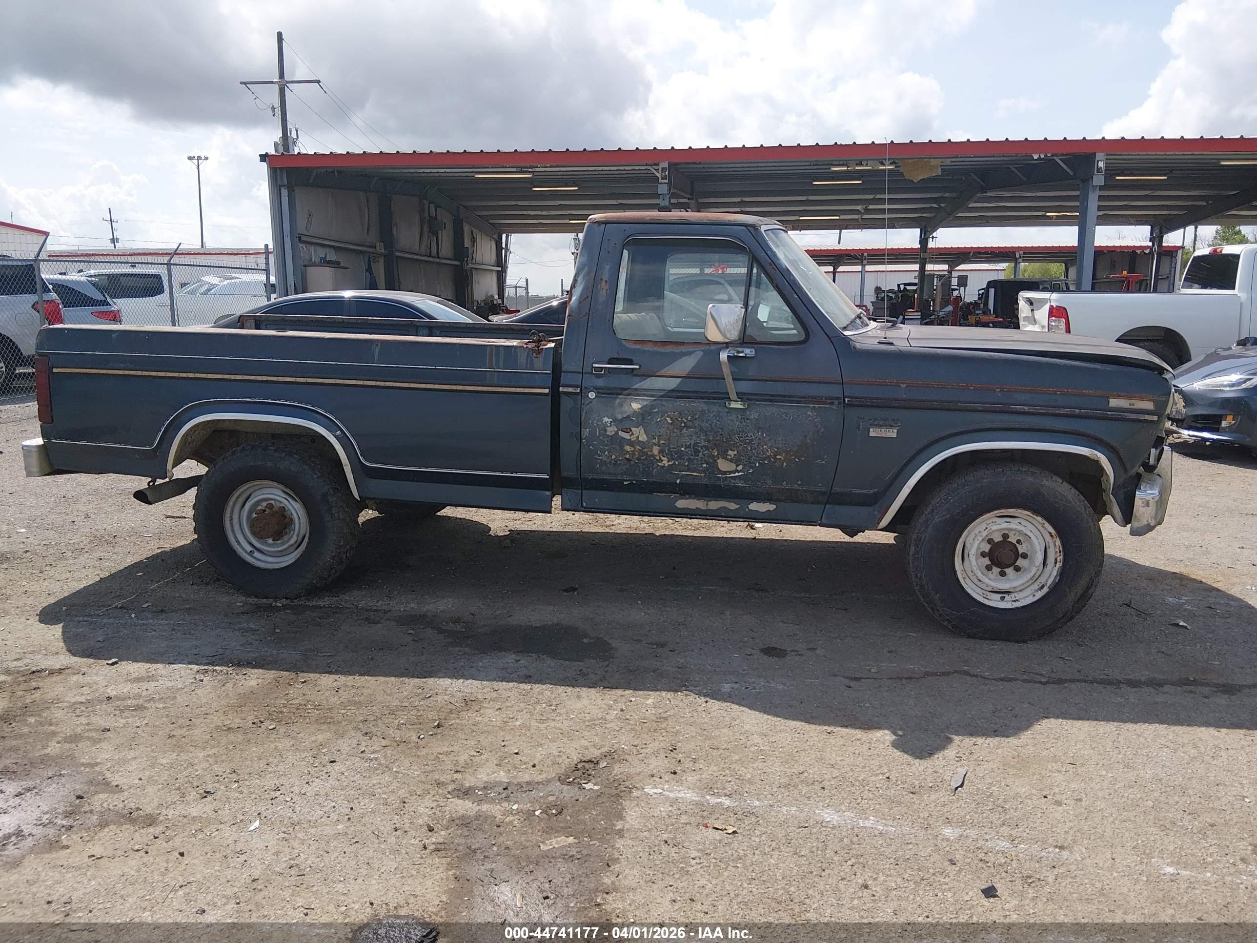 1986 Ford F250   Navy vin: 1FTHF2515GPA01032