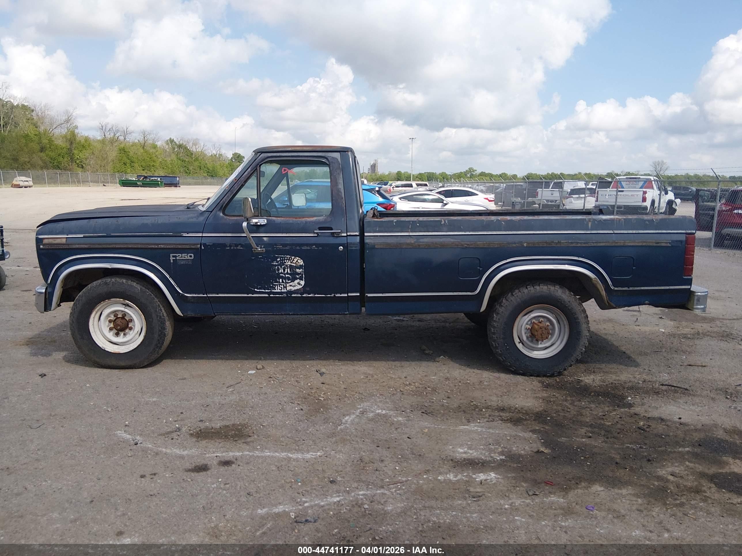 1986 Ford F250   Navy vin: 1FTHF2515GPA01032