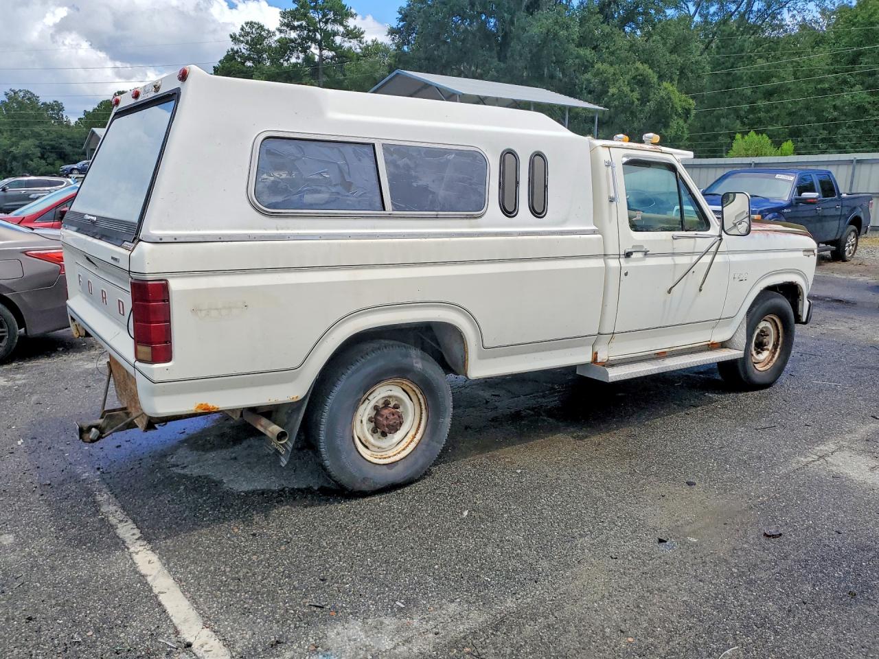 1983 Ford F250 White vin: 1FTHF2517DNA20205