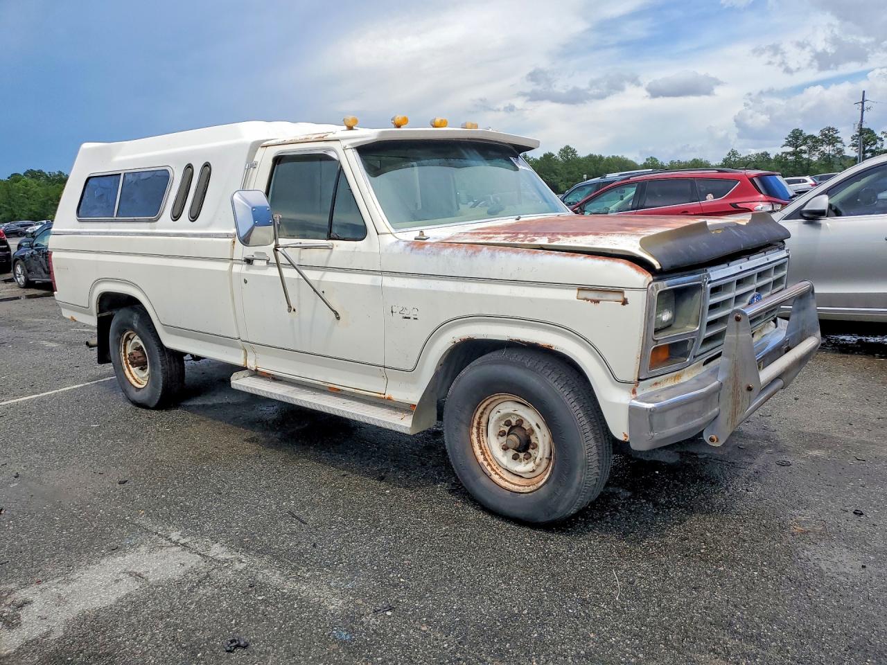 1983 Ford F250 White vin: 1FTHF2517DNA20205