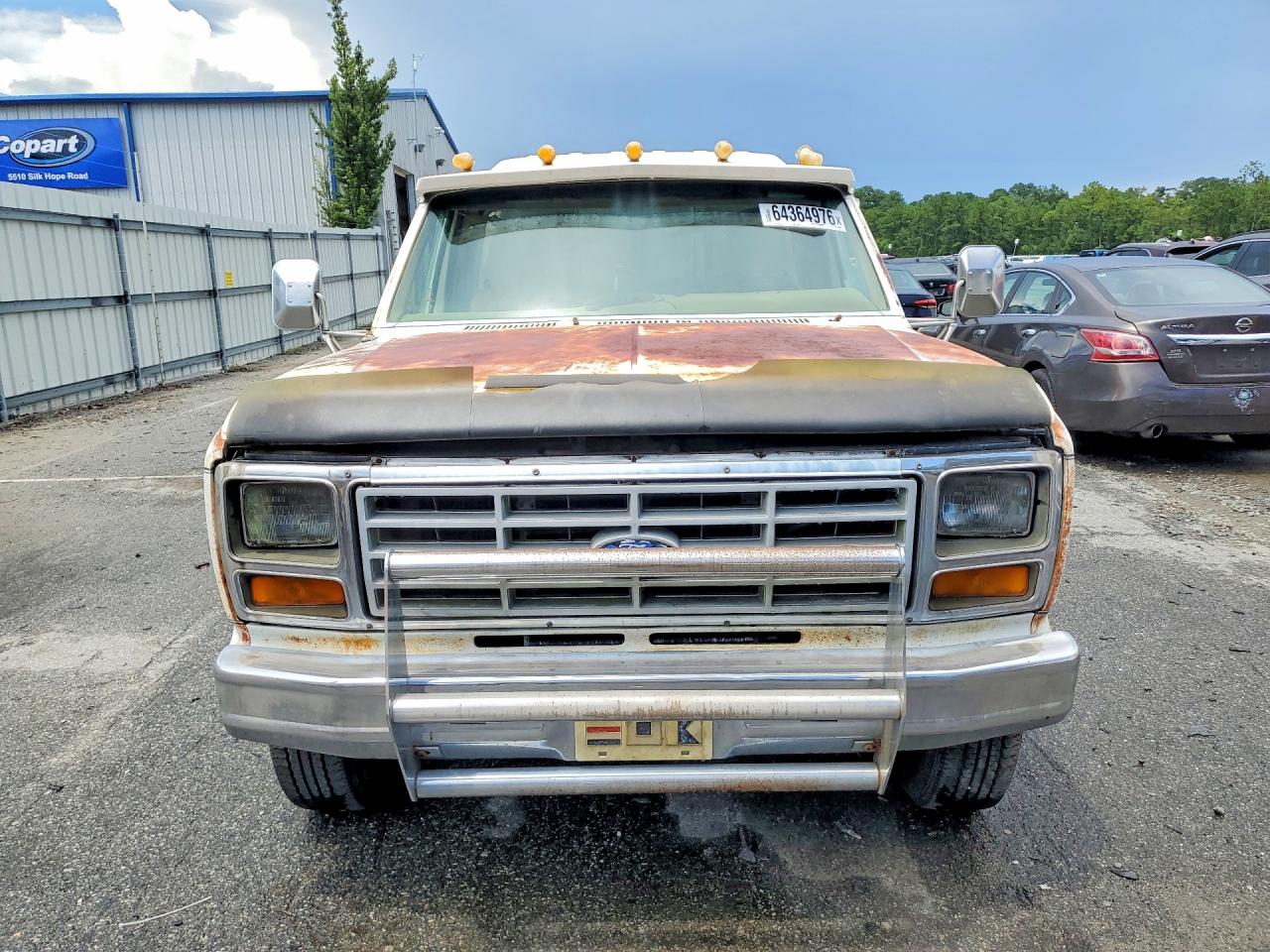 1983 Ford F250 White vin: 1FTHF2517DNA20205