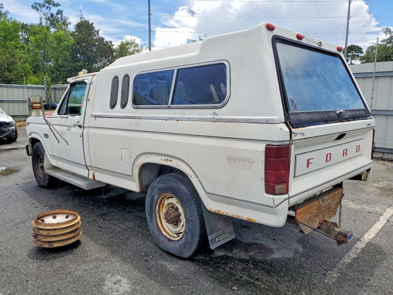 1983 Ford F250 White vin: 1FTHF2517DNA20205