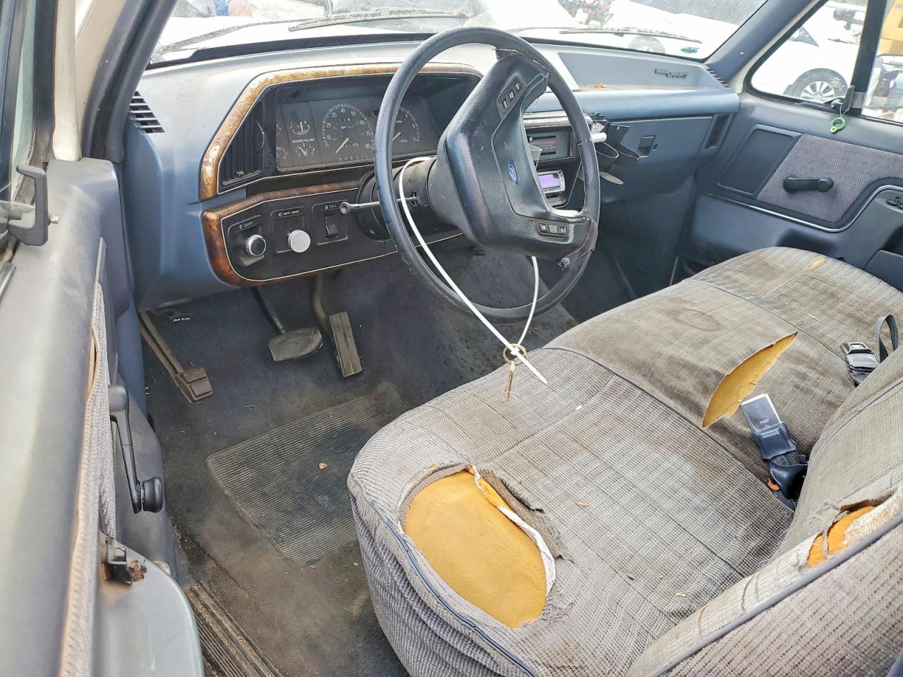 1989 Ford F250 White vin: 1FTHF25G0KPA37403
