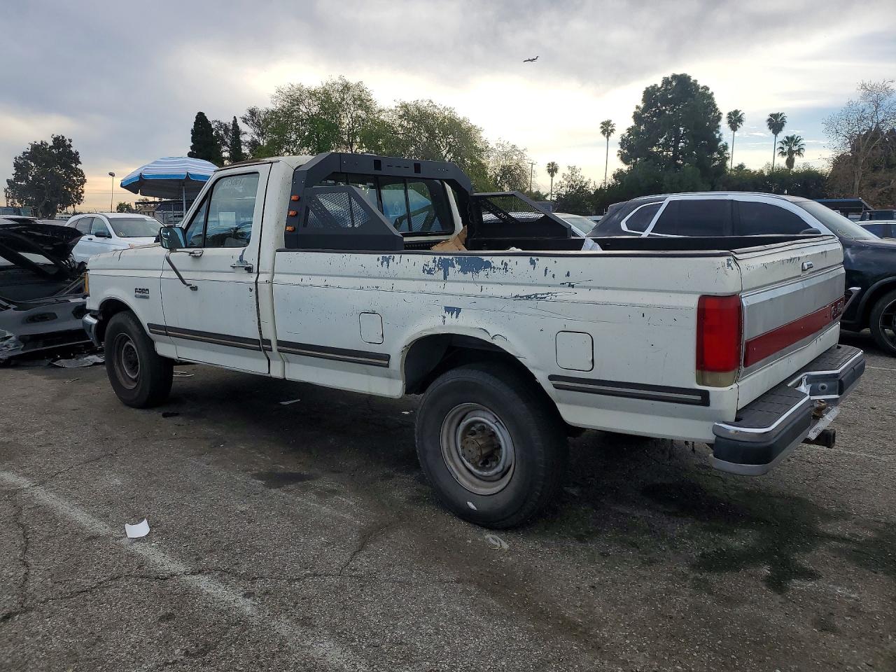 1989 Ford F250 White vin: 1FTHF25G0KPA37403