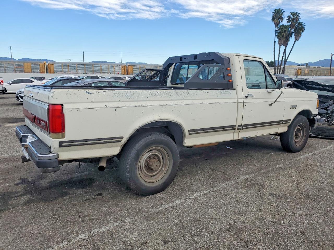 1989 Ford F250 White vin: 1FTHF25G0KPA37403