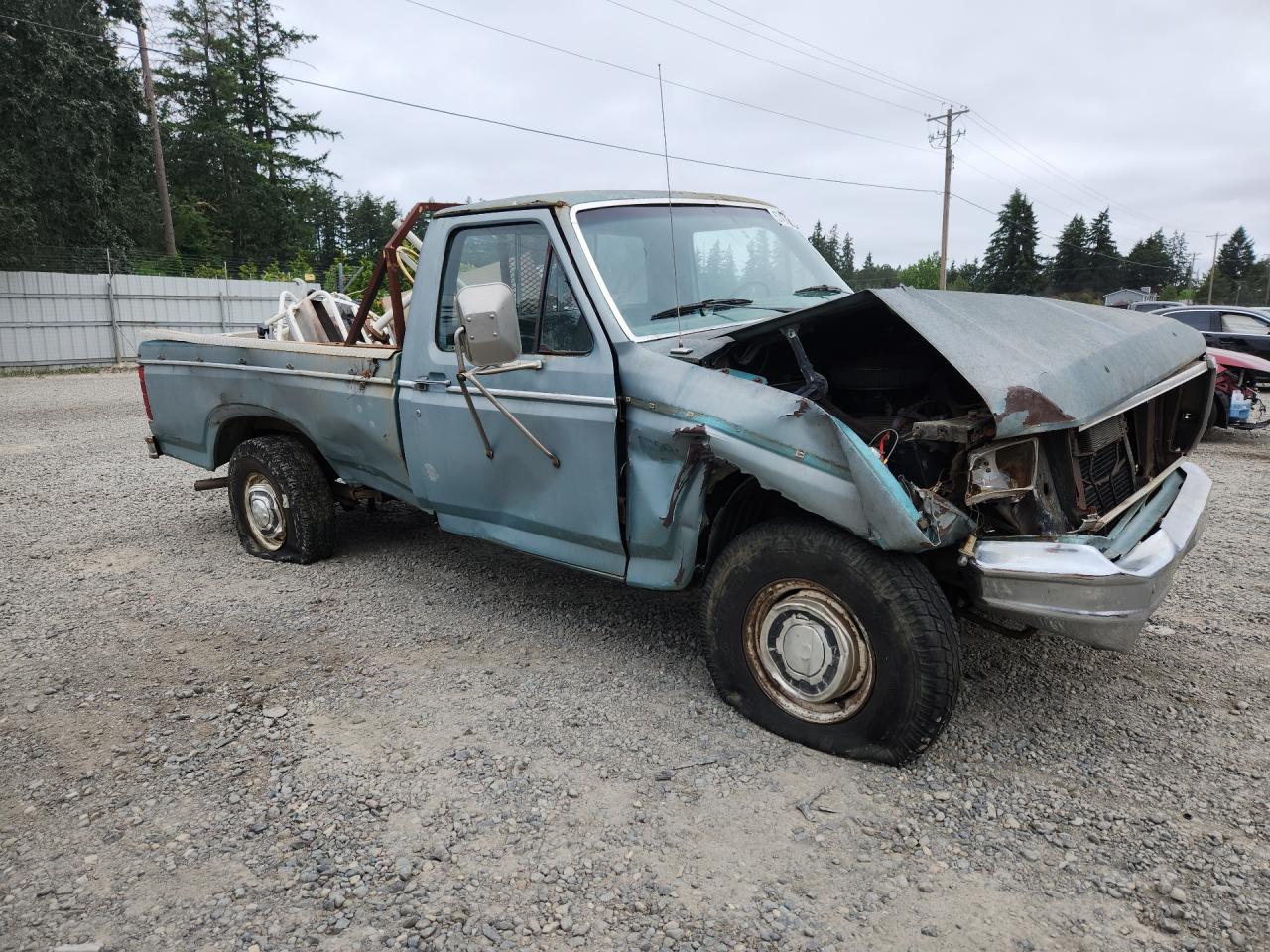 1983 Ford F250 Blue vin: 1FTHF25G1DPA37624