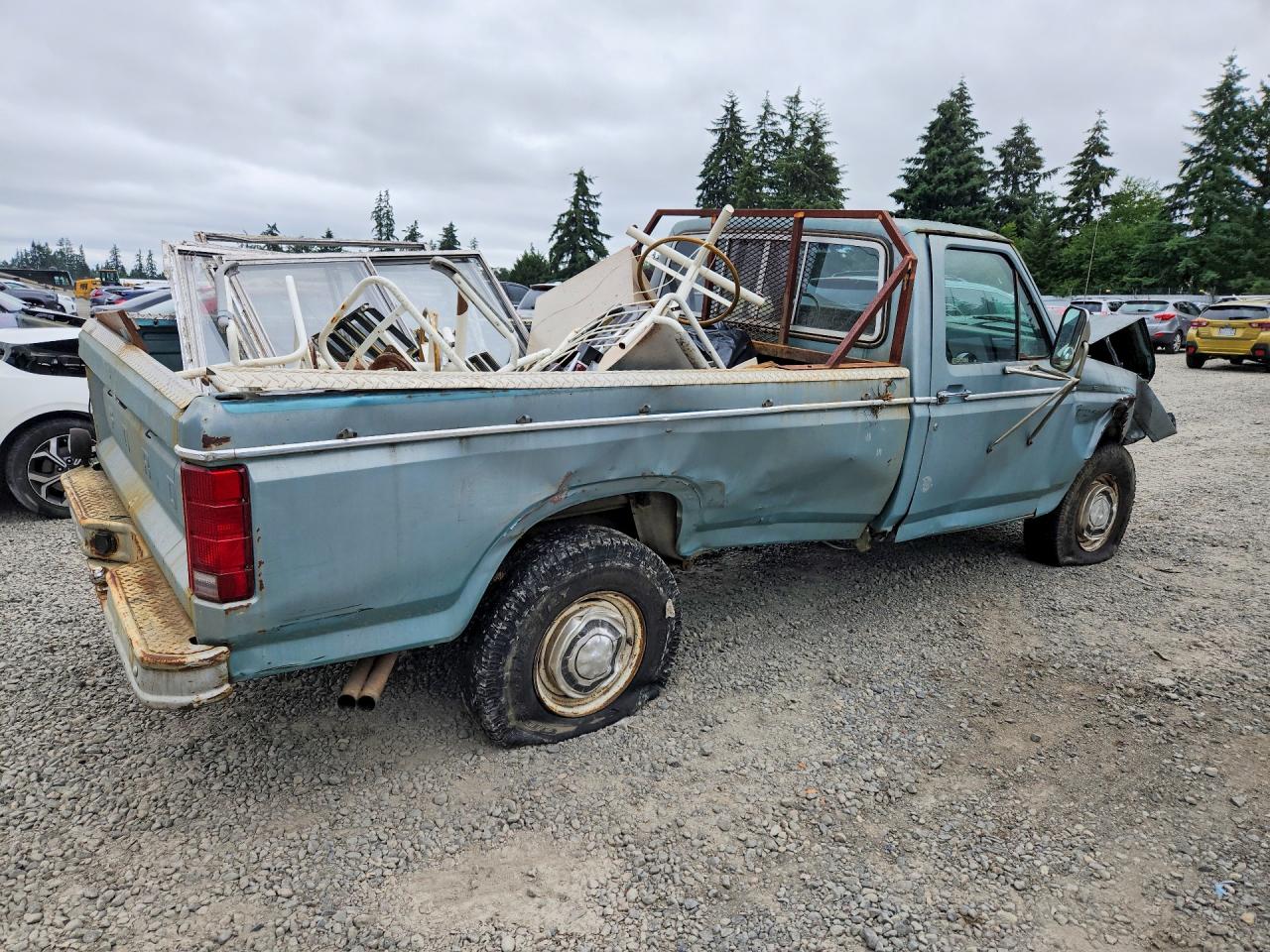 1983 Ford F250 Blue vin: 1FTHF25G1DPA37624