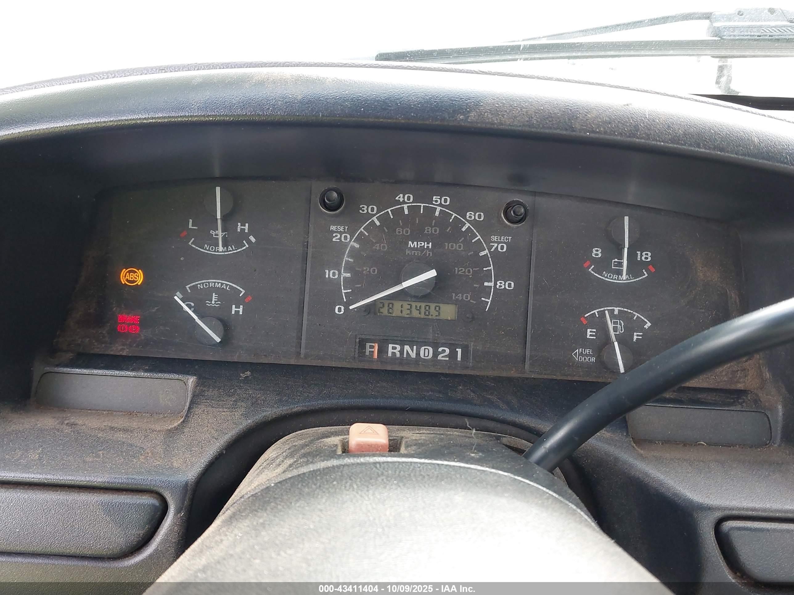1997 Ford F-250 Xl White vin: 1FTHF25H1VEB55002