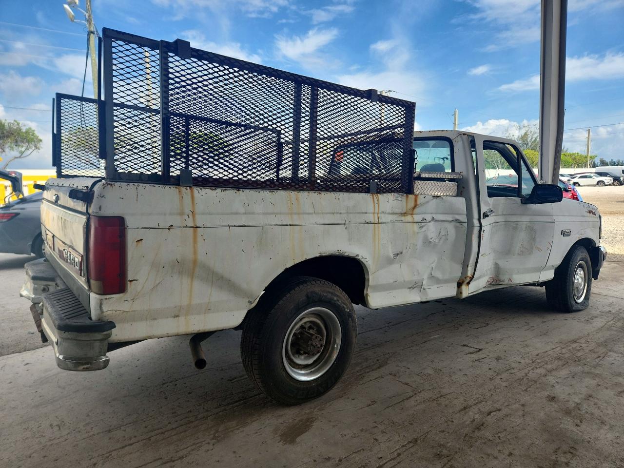 1993 Ford F250 White vin: 1FTHF25H2PNA30979