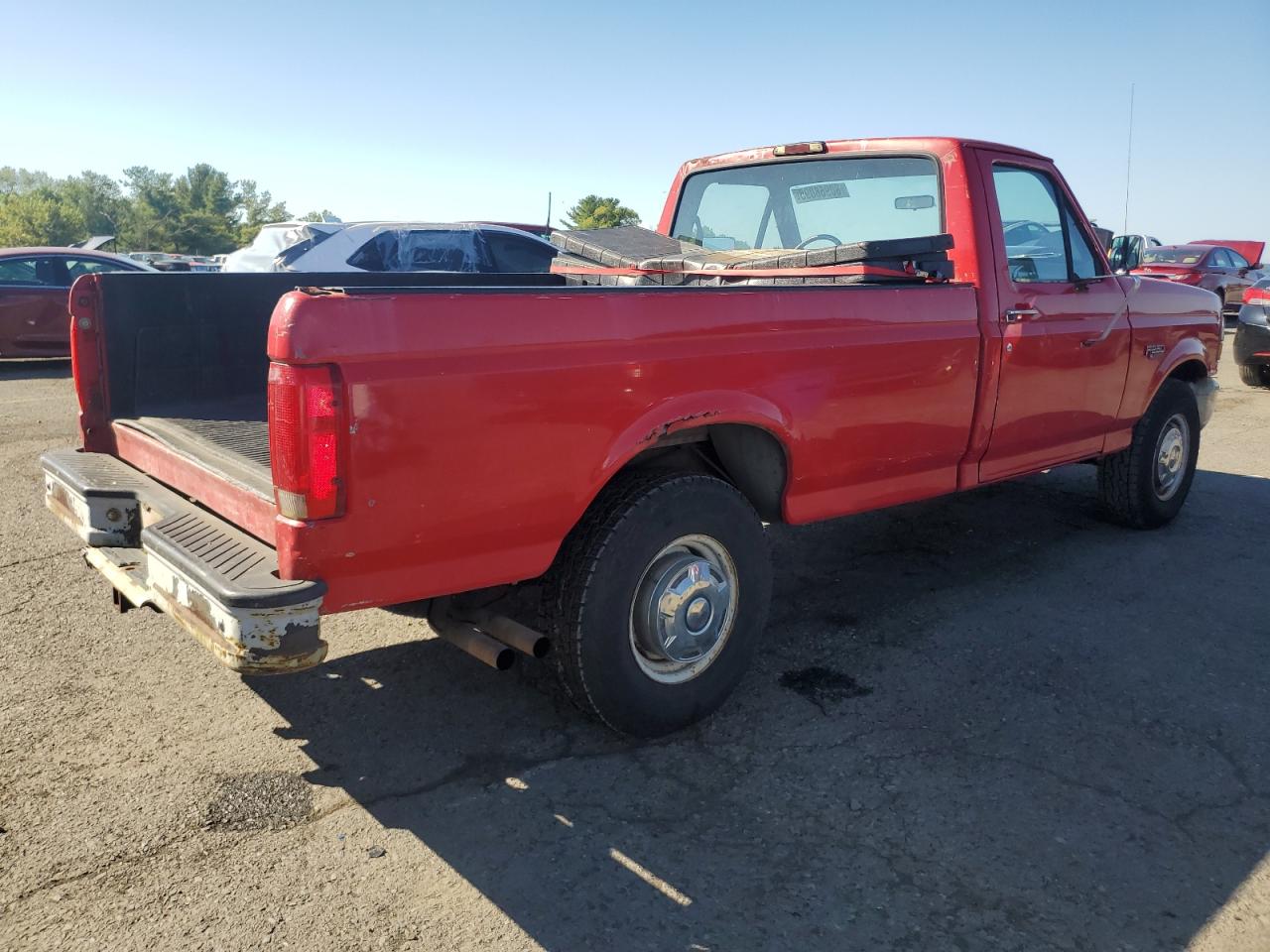 1995 Ford F250 Red vin: 1FTHF25H5SNA12257