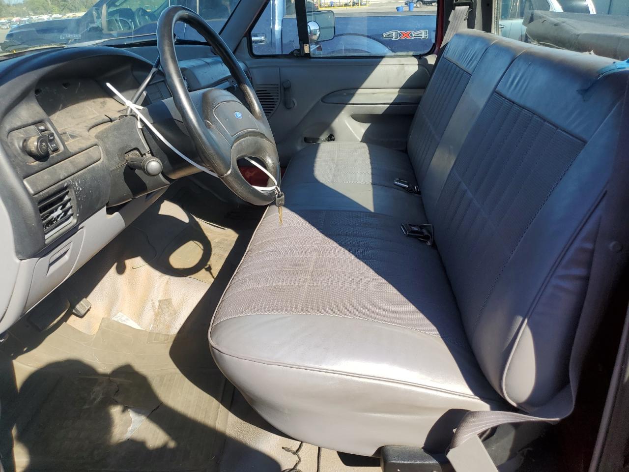 1995 Ford F250 Red vin: 1FTHF25H5SNA12257