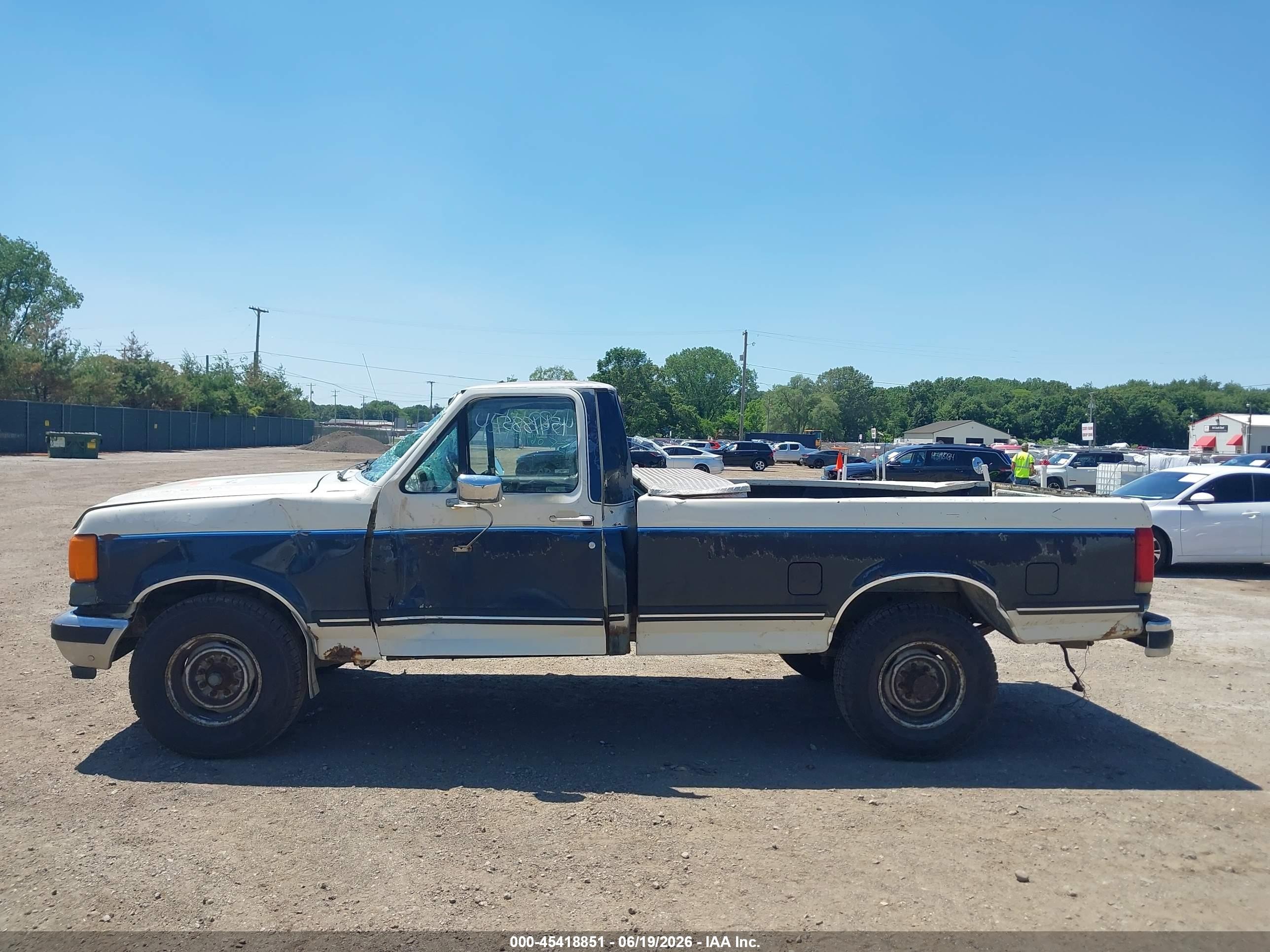 1990 Ford F250   White vin: 1FTHF25H6LLA87921