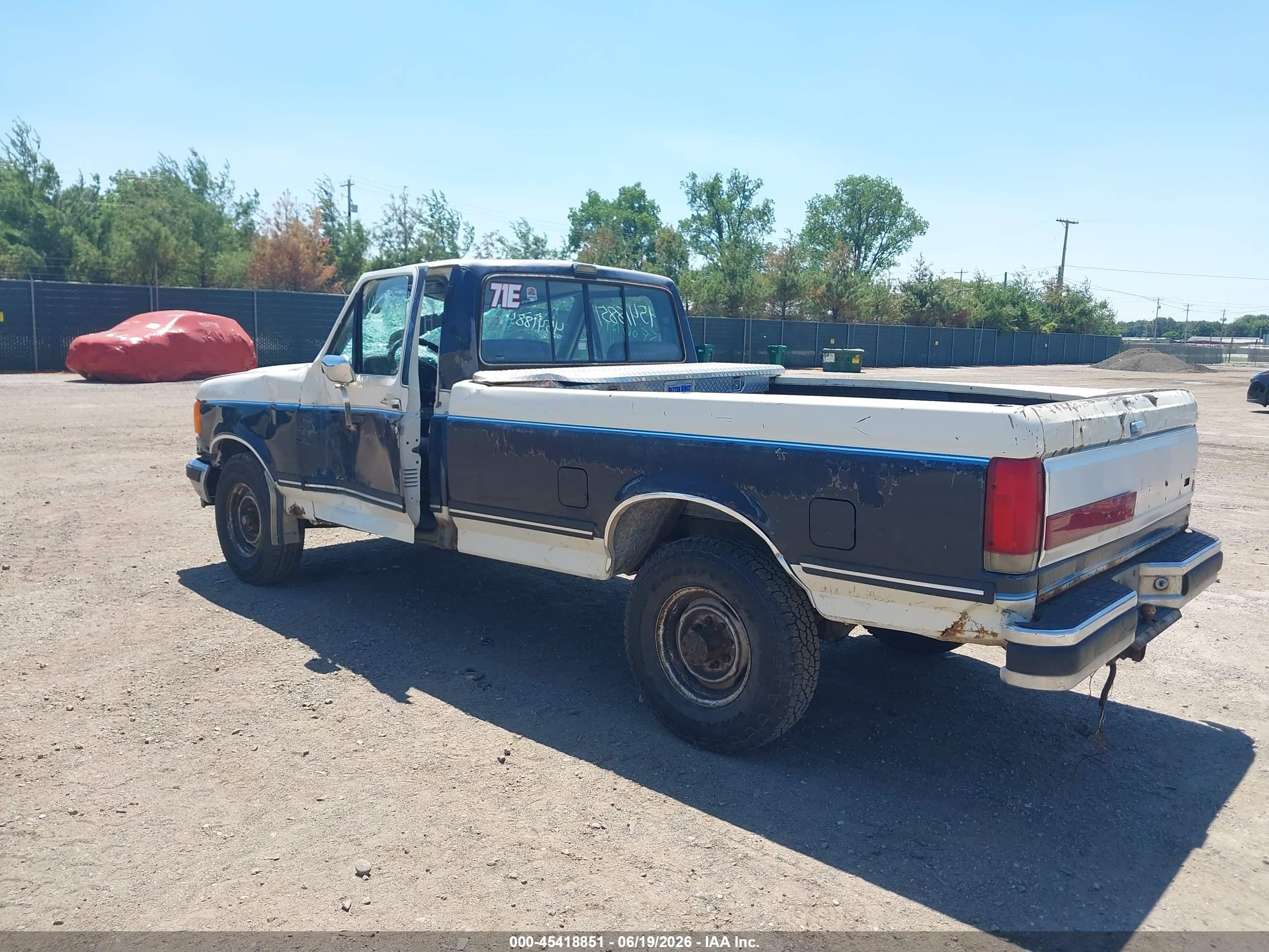 1990 Ford F250   White vin: 1FTHF25H6LLA87921