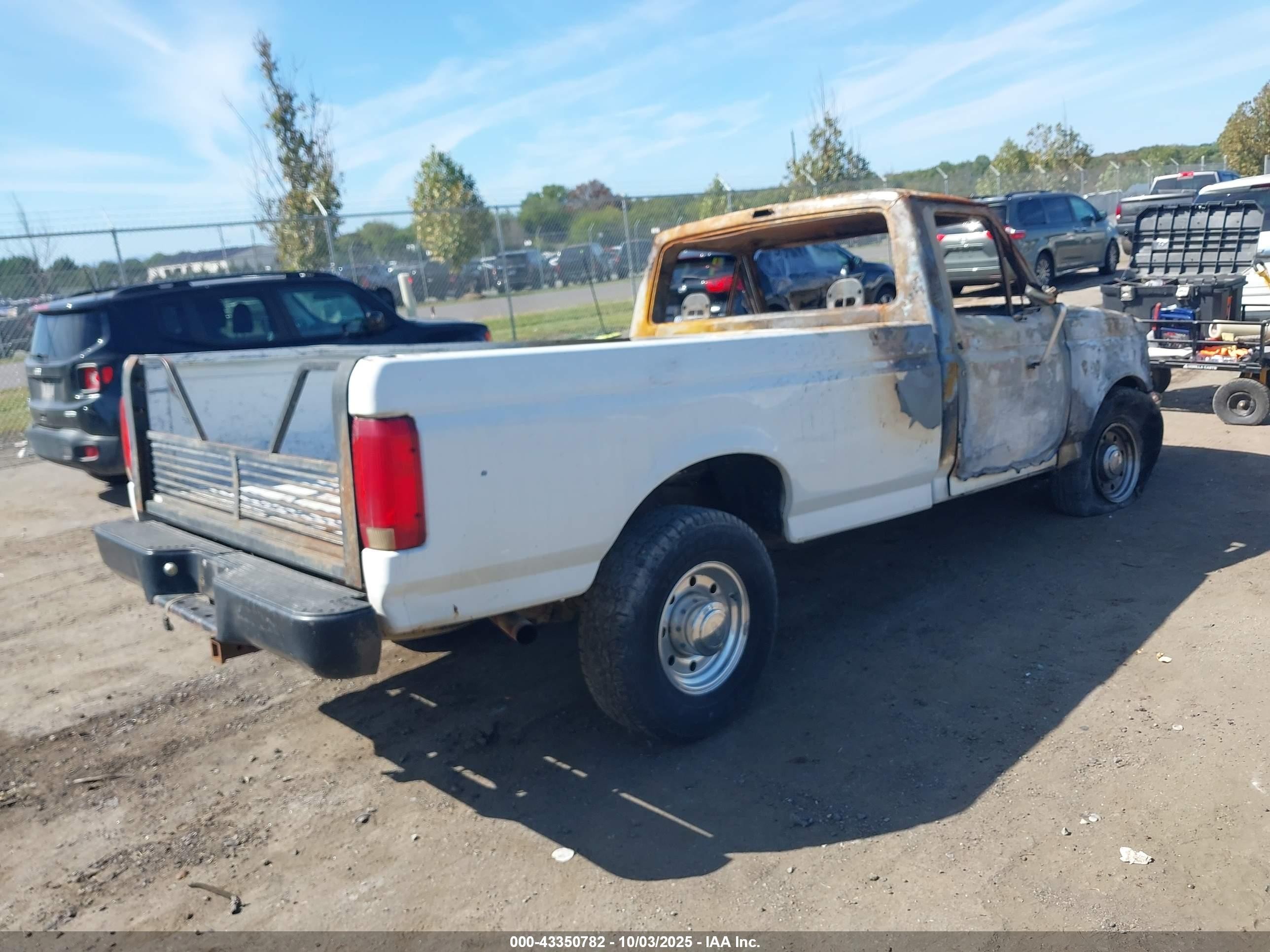 1993 Ford F250   White vin: 1FTHF25H7PNA64576