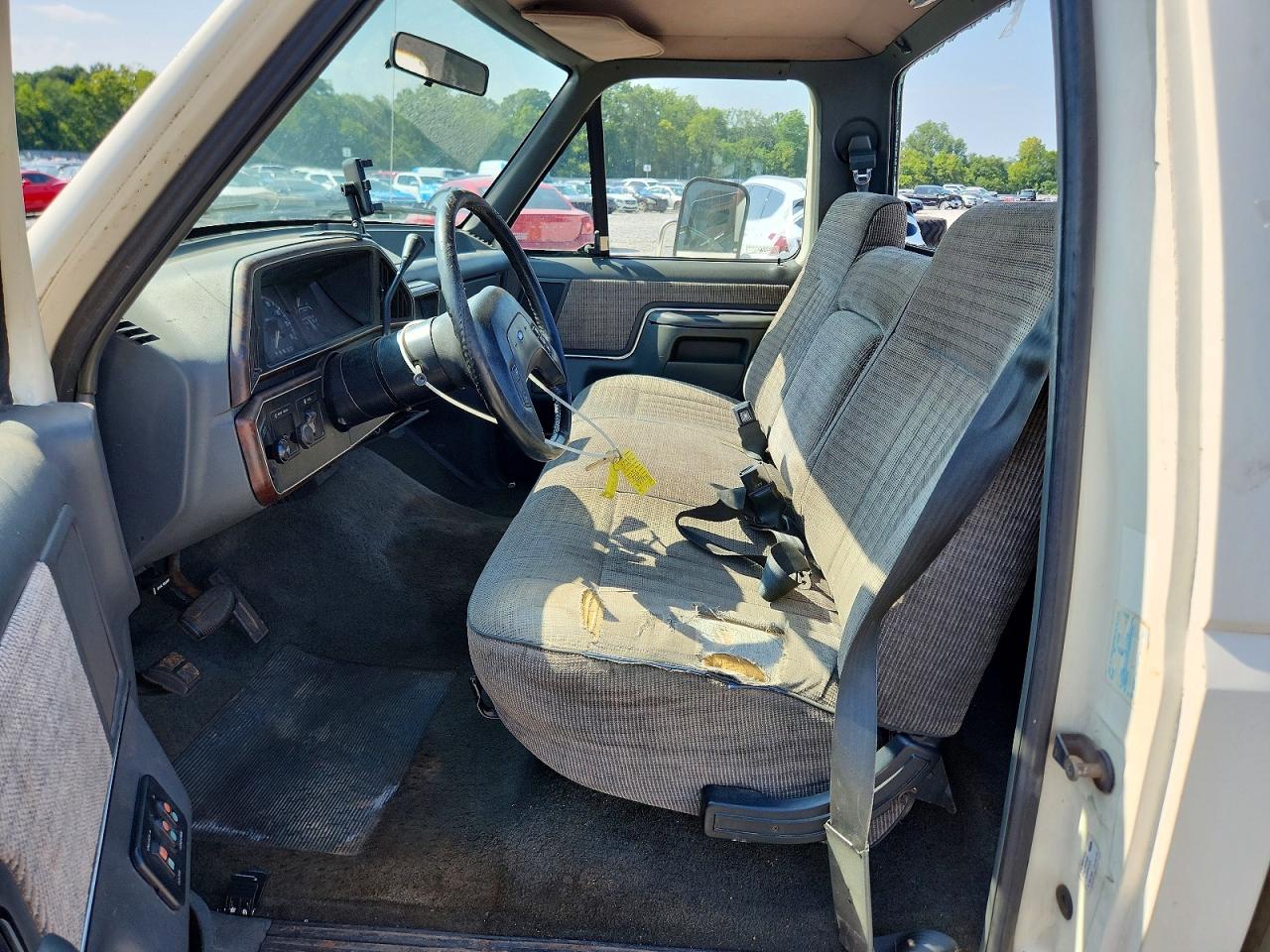 1989 Ford F250 White vin: 1FTHF25H9KLB21509