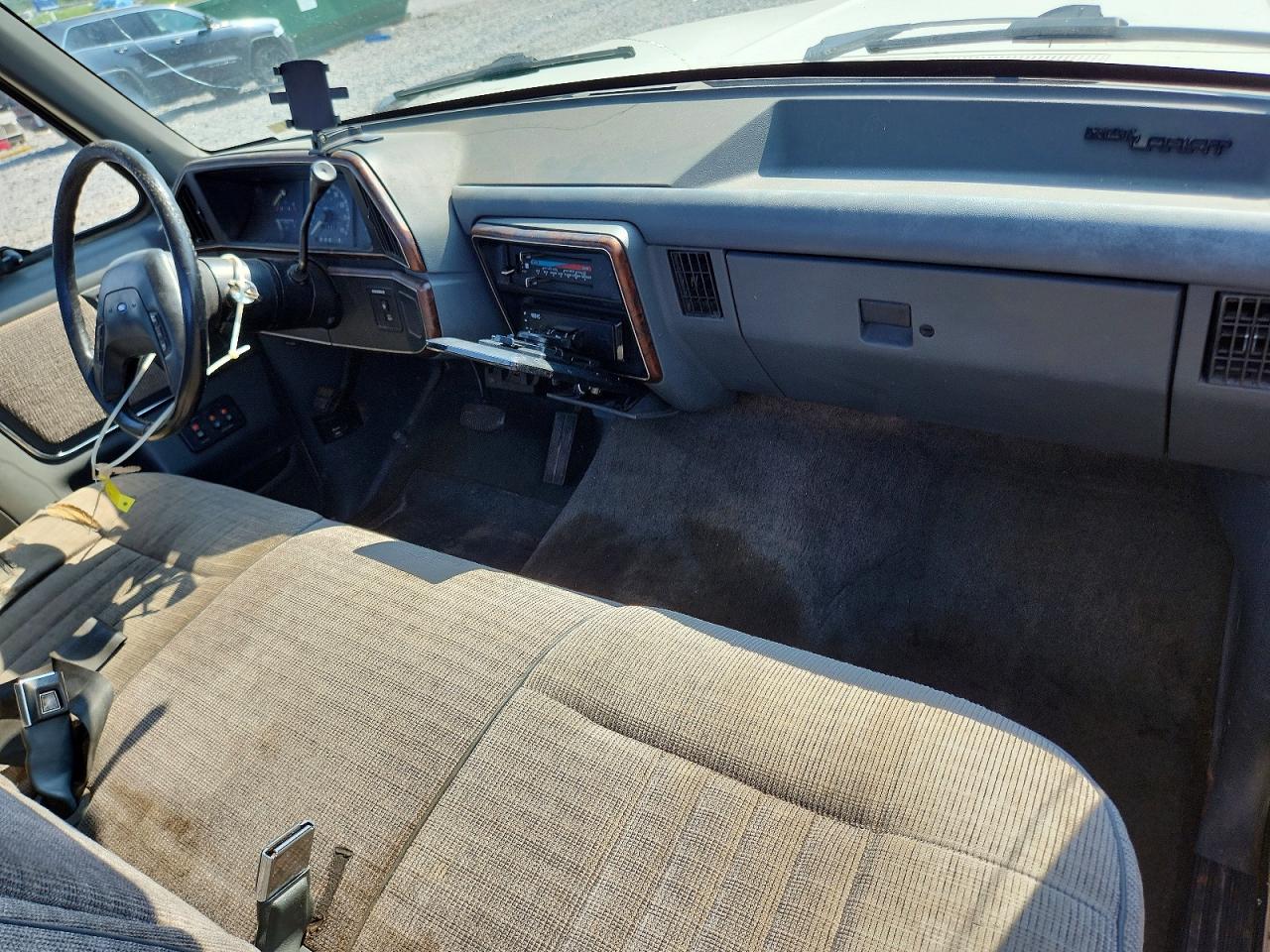 1989 Ford F250 White vin: 1FTHF25H9KLB21509