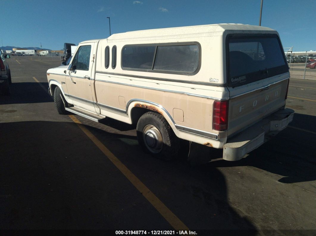 1983 Ford F250   White vin: 1FTHF25L2DPA83461