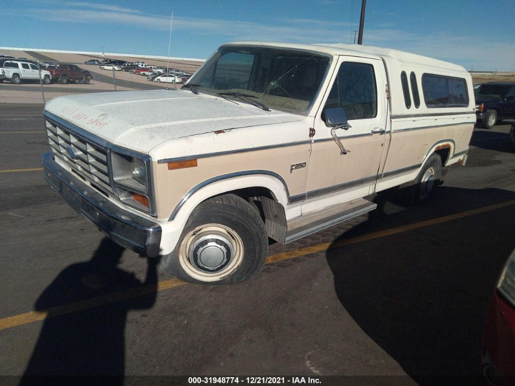 1983 Ford F250   White vin: 1FTHF25L2DPA83461