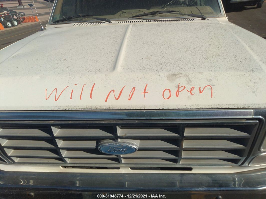 1983 Ford F250   White vin: 1FTHF25L2DPA83461