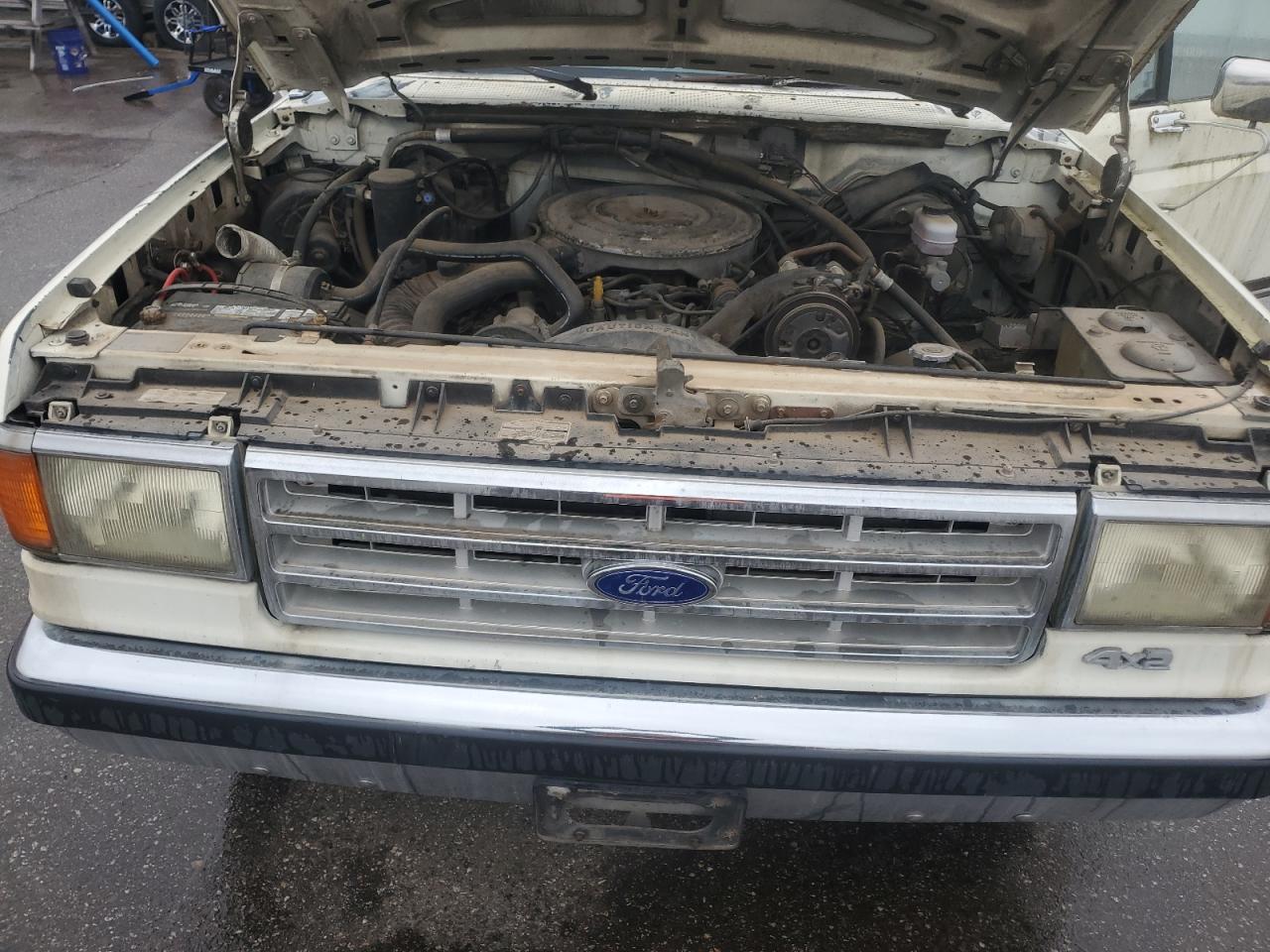 1987 Ford F250 Beige vin: 1FTHF25L8HPB04996