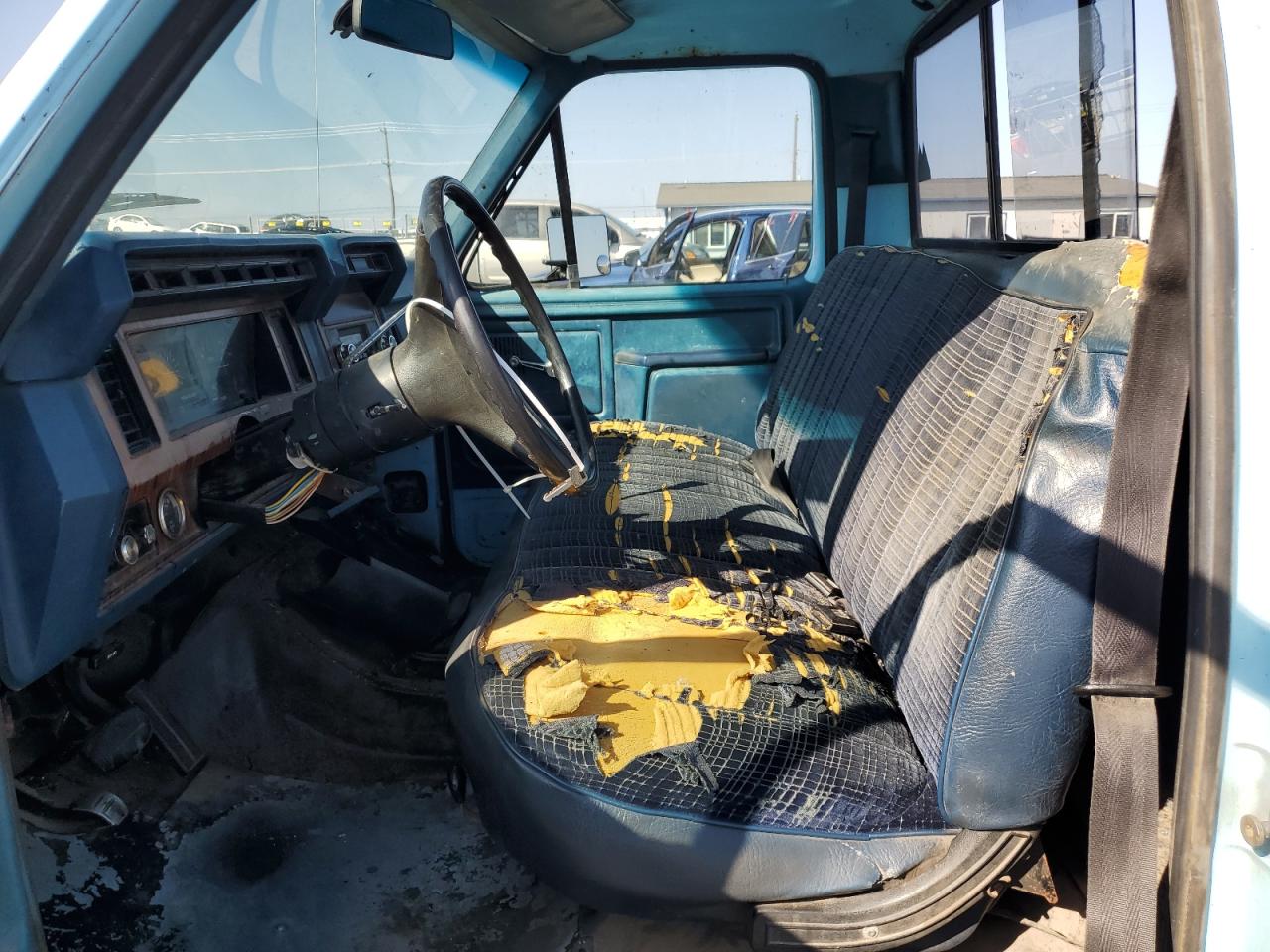 1983 Ford F250 Blue vin: 1FTHF2615DPA99988