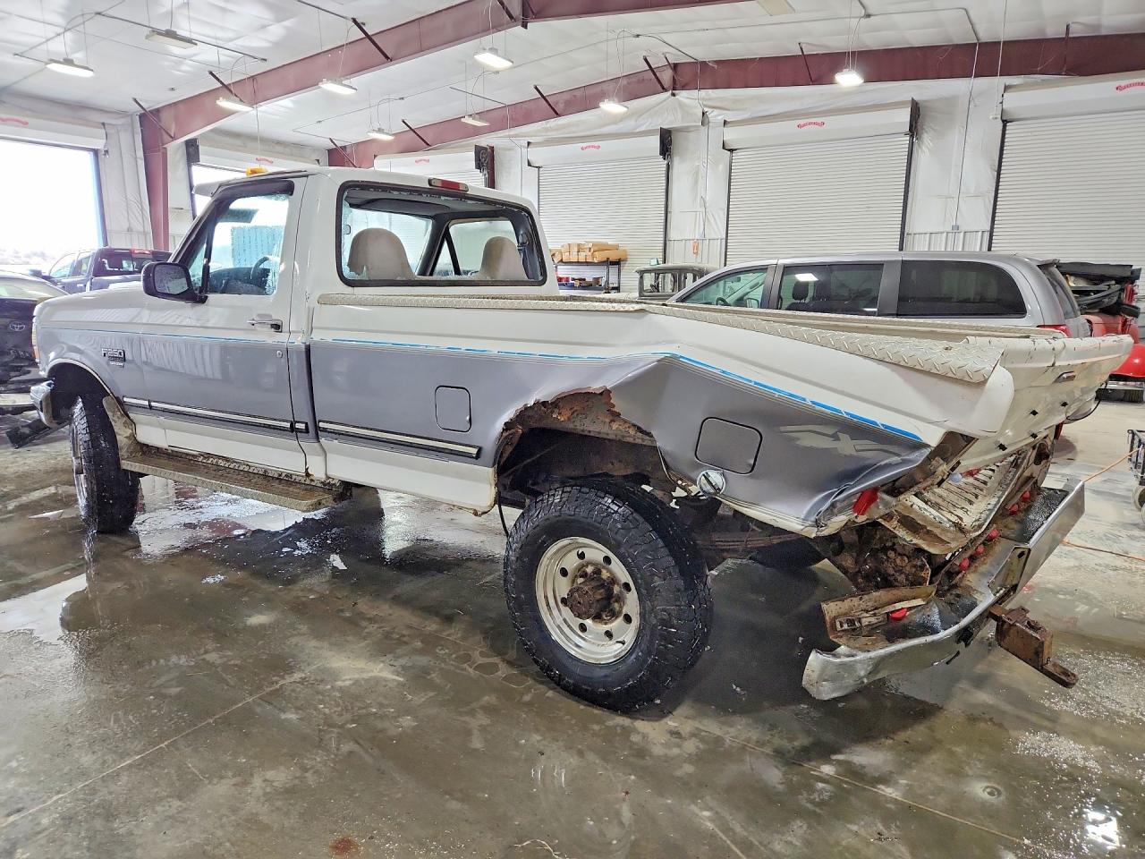 1997 Ford F250 Two Tone vin: 1FTHF26F9VEA17091