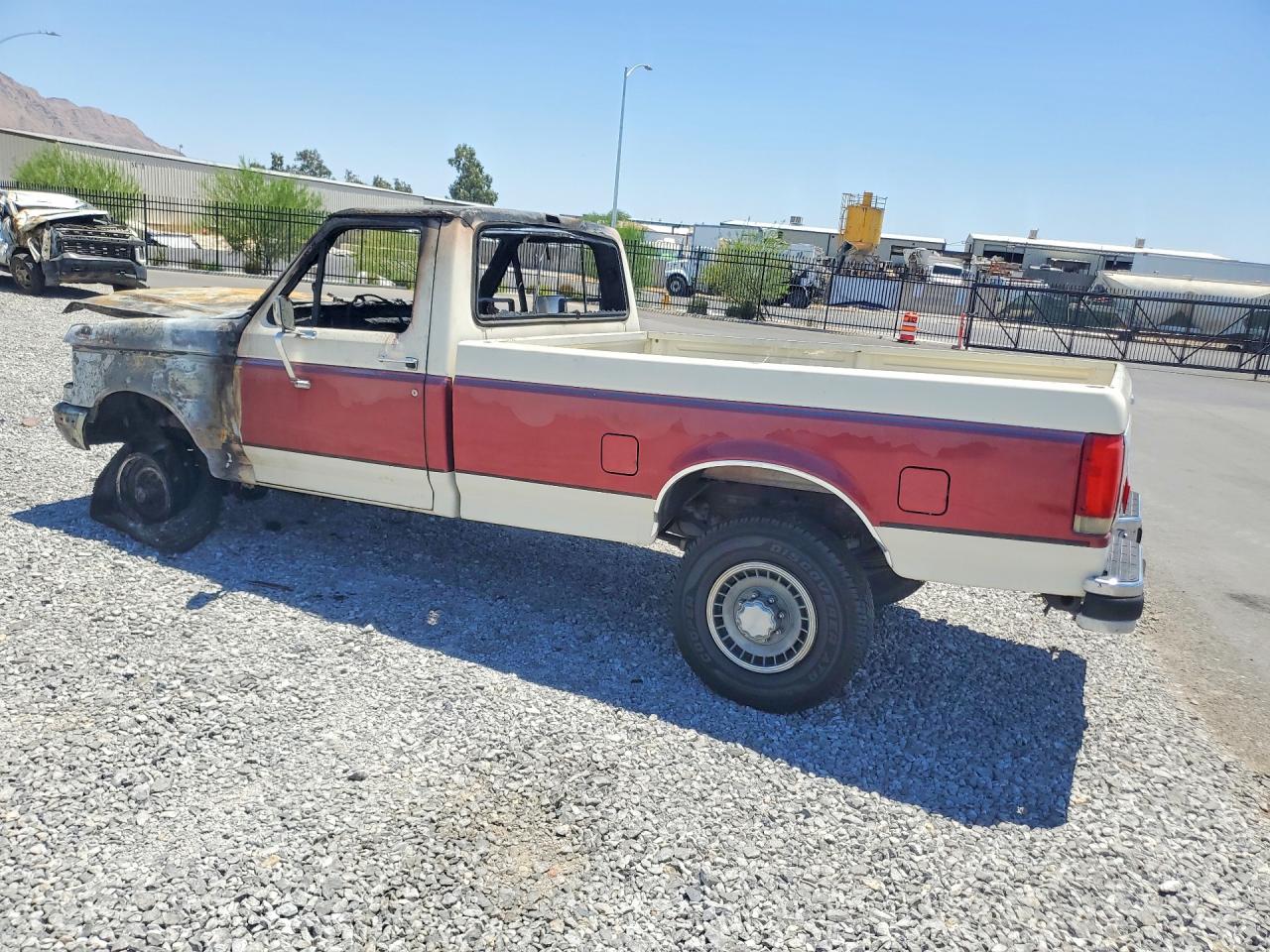 1988 Ford F250 Red vin: 1FTHF26G8JKB21513