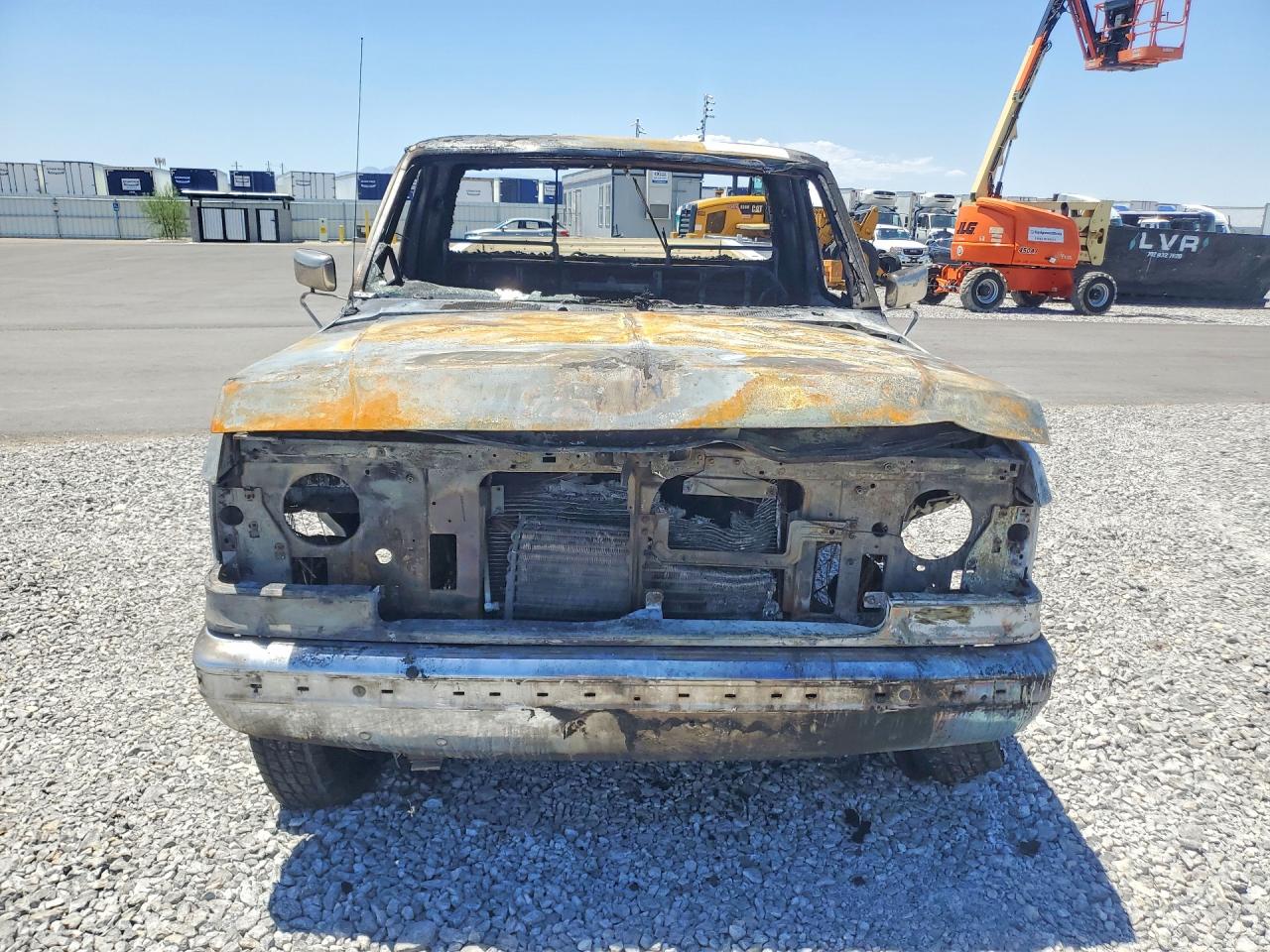 1988 Ford F250 Red vin: 1FTHF26G8JKB21513