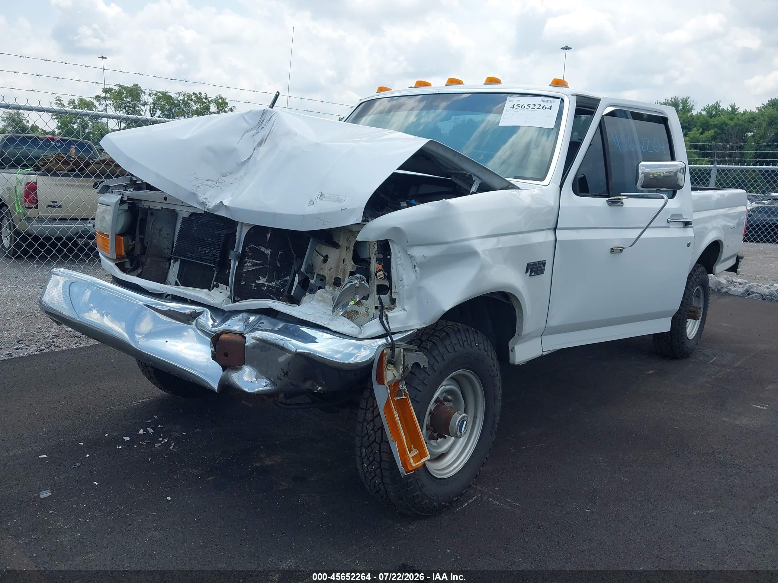 1996 Ford F250   Белый vin: 1FTHF26H2TLA76865